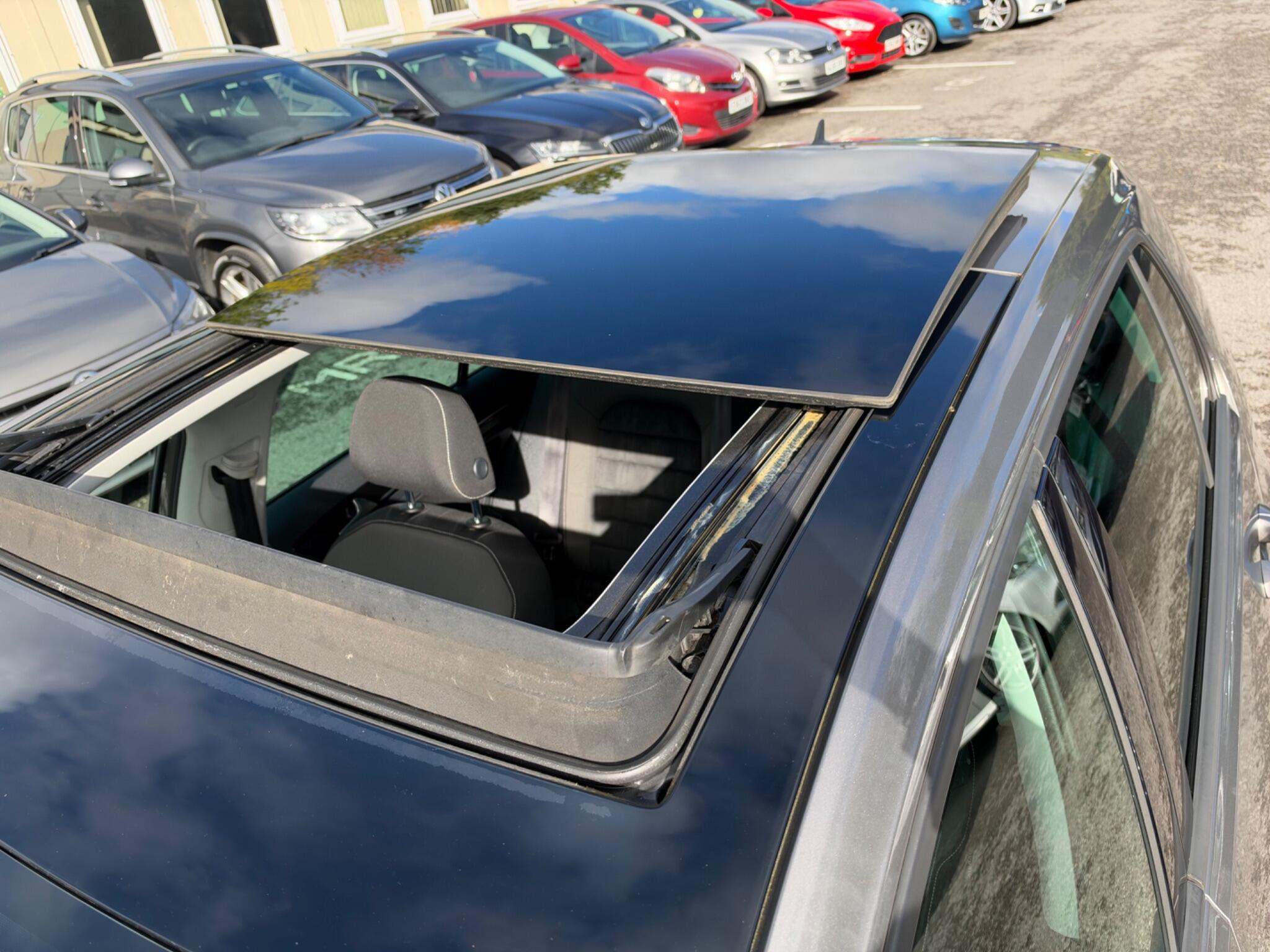 Volkswagen Golf - Image 15