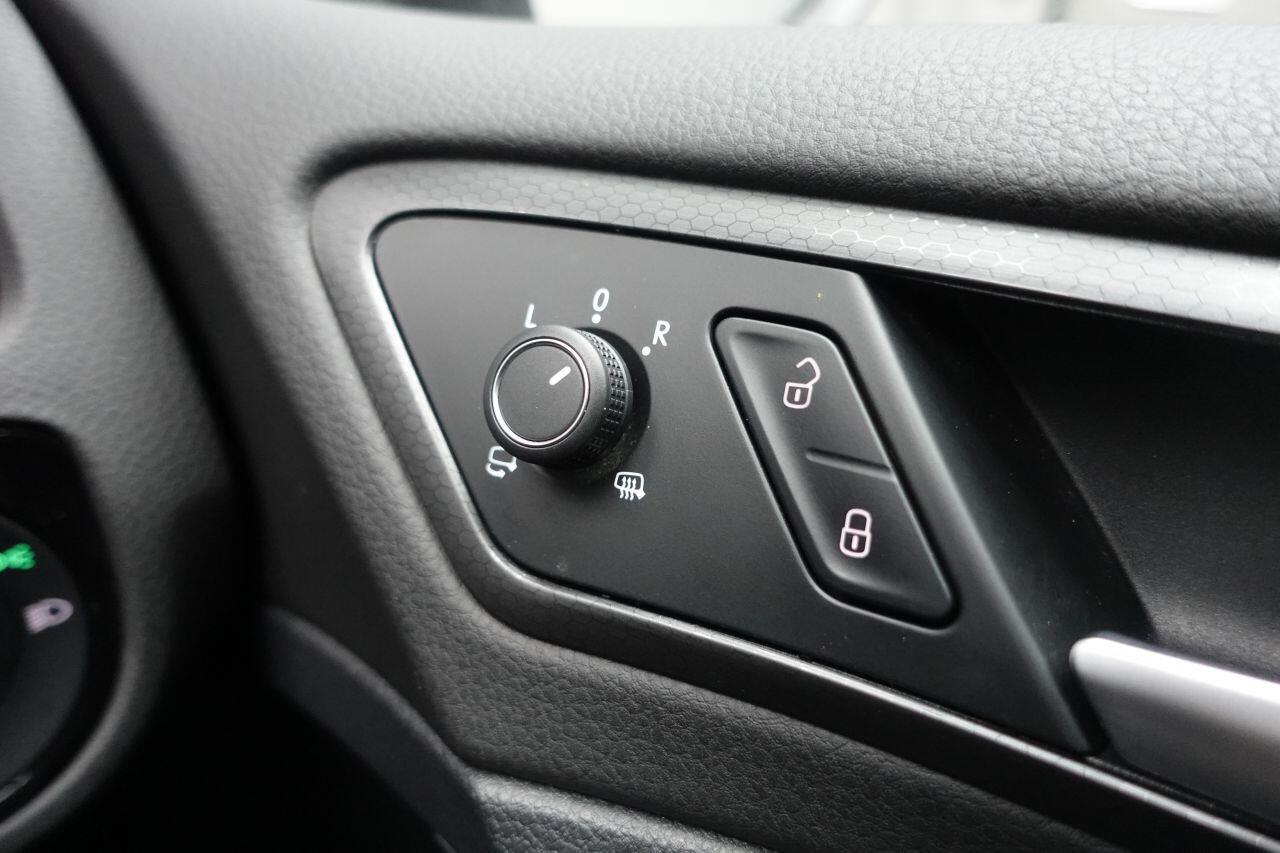 Volkswagen Golf - Image 52