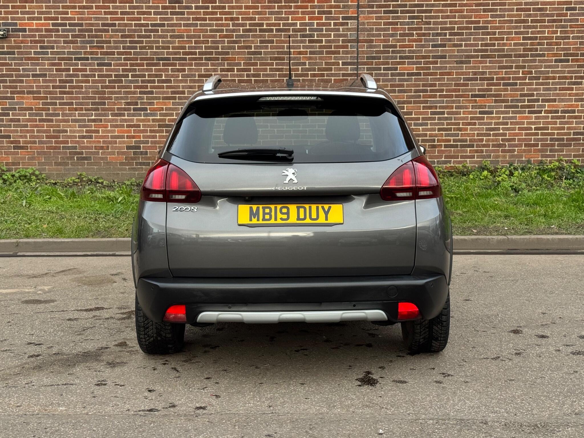 Peugeot 2008 - Image 5