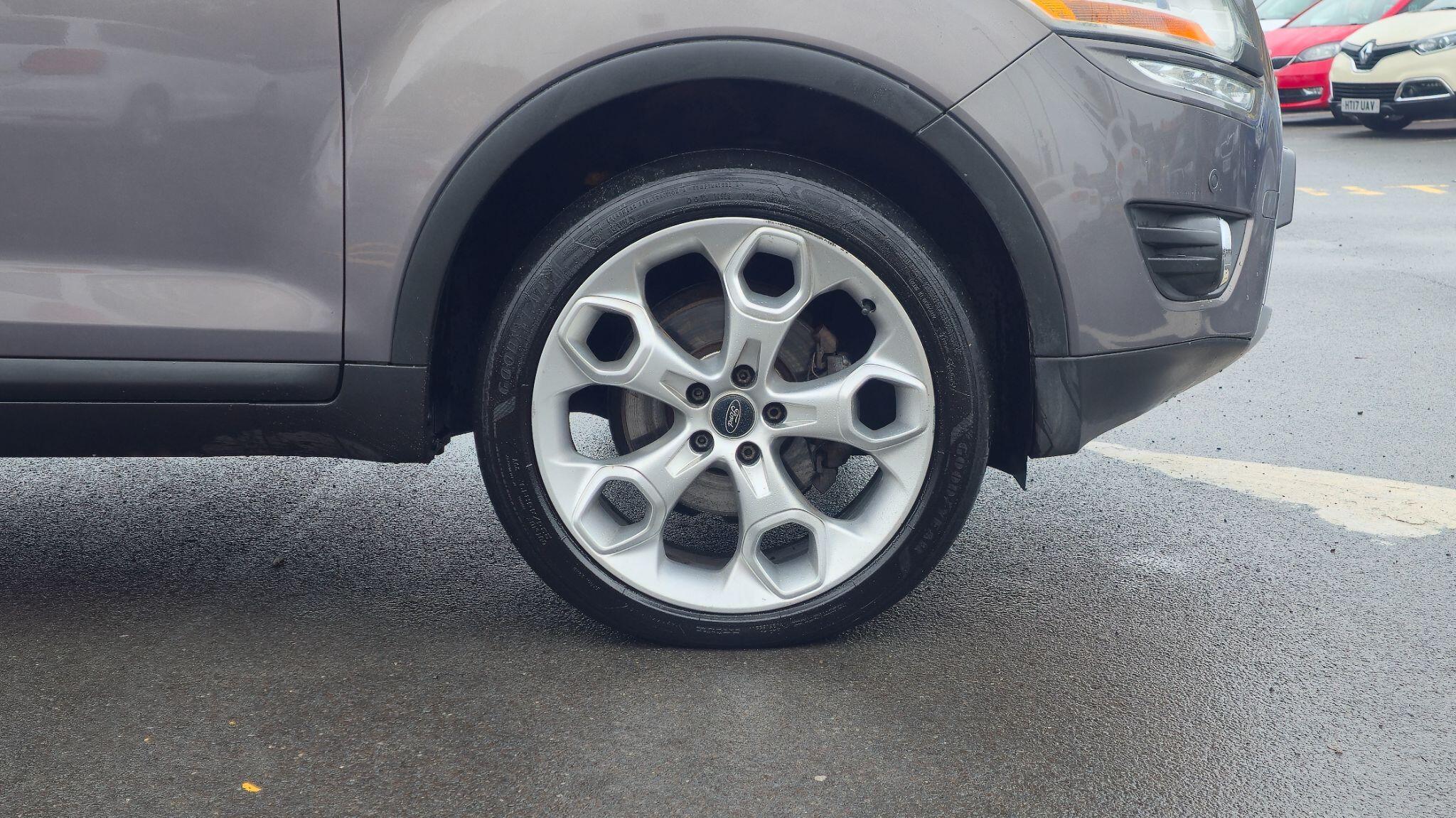 Ford Kuga - Image 7