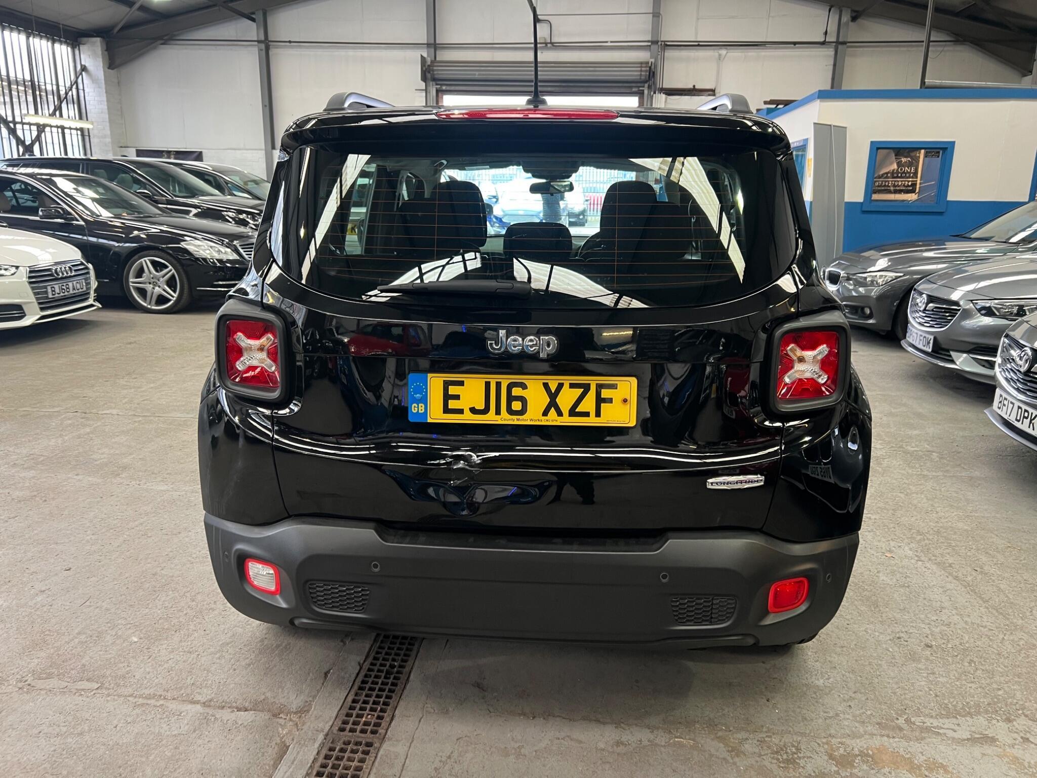 Jeep Renegade - Image 9