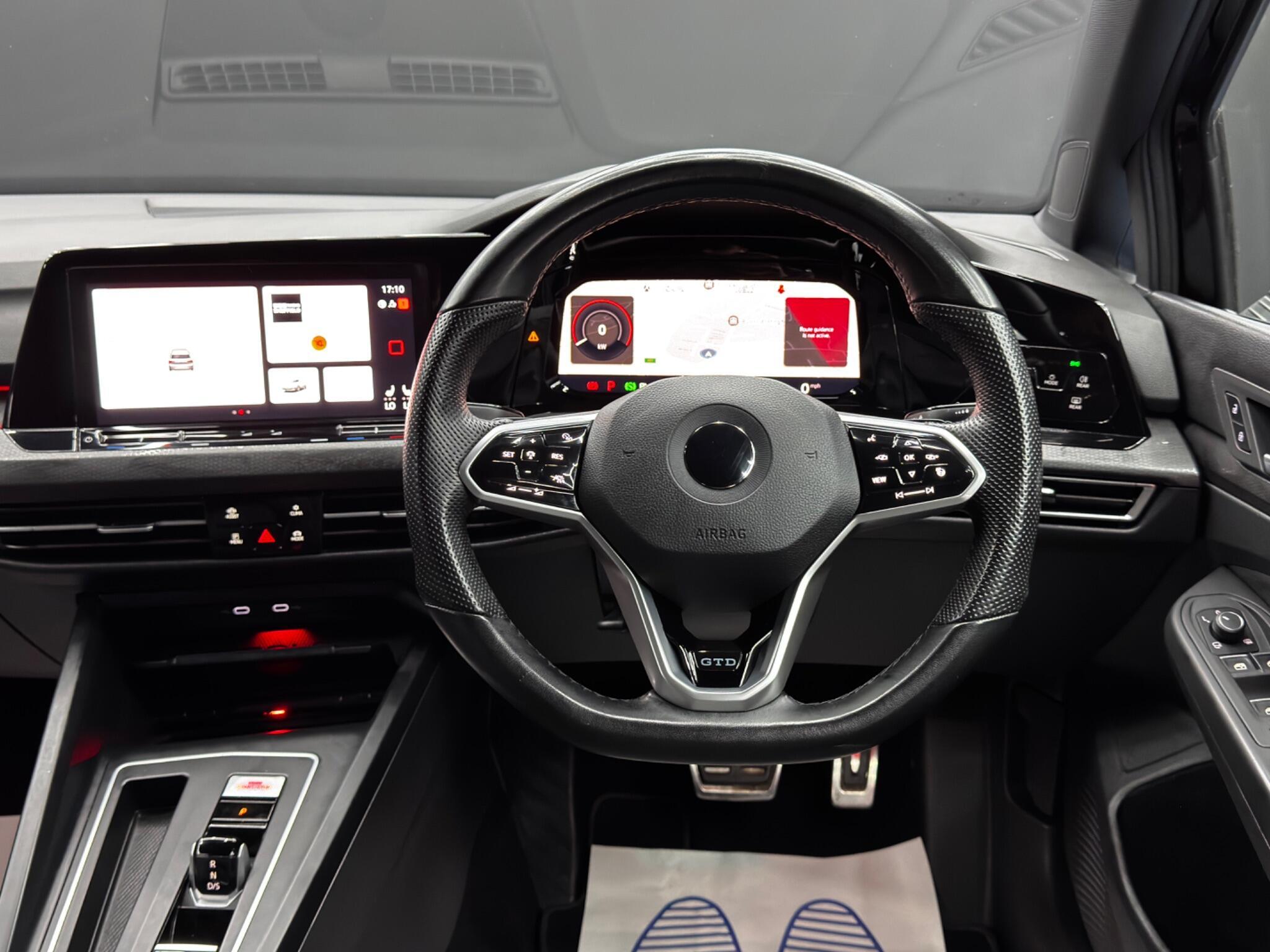 Volkswagen Golf - Image 18