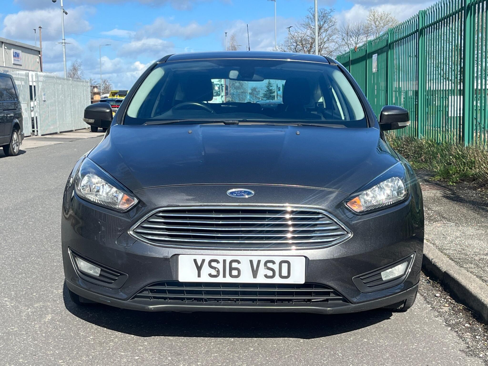 Ford Focus - Image 16