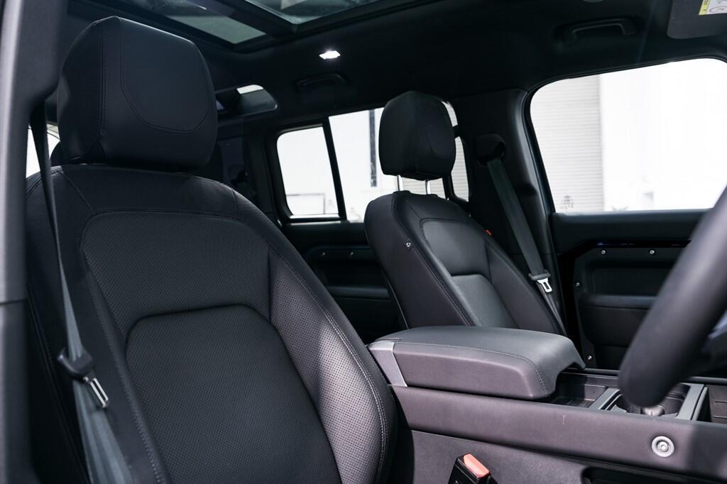 Land Rover Defender 110 - Image 21