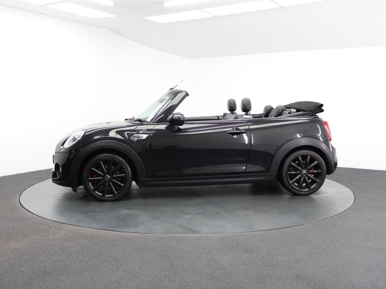 MINI Convertible - Image 8