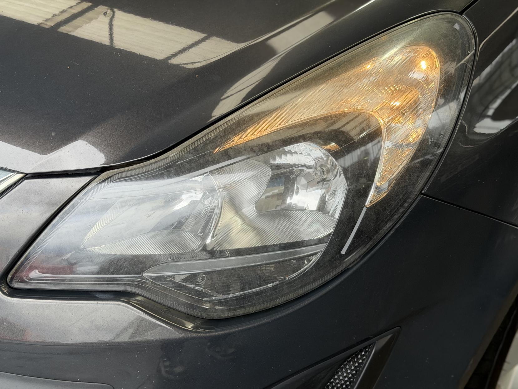 Vauxhall Corsa - Image 9