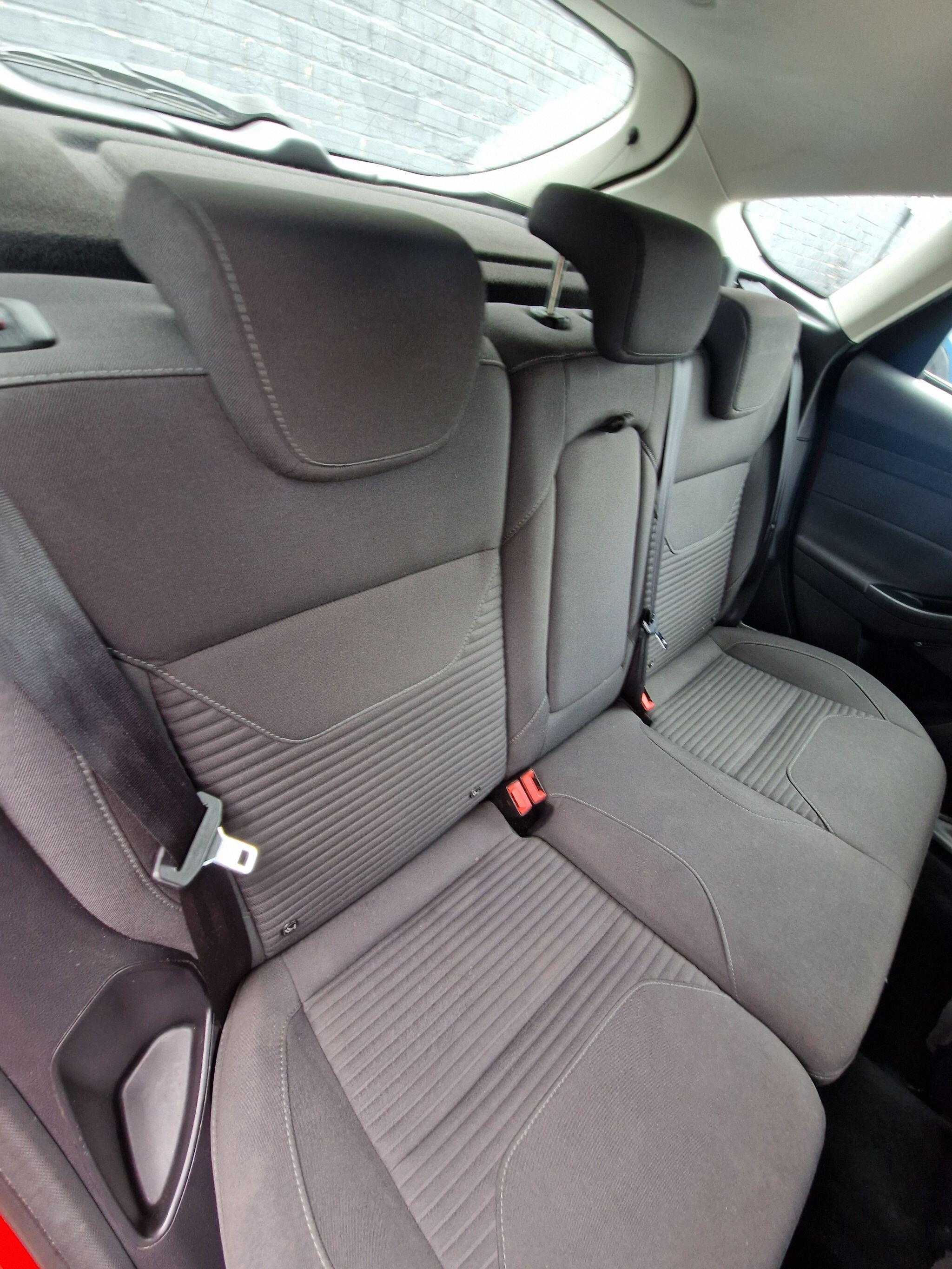 Ford Focus - Image 33