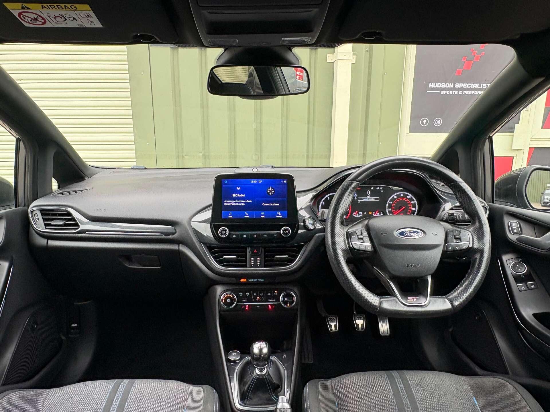 Ford Fiesta - Image 14