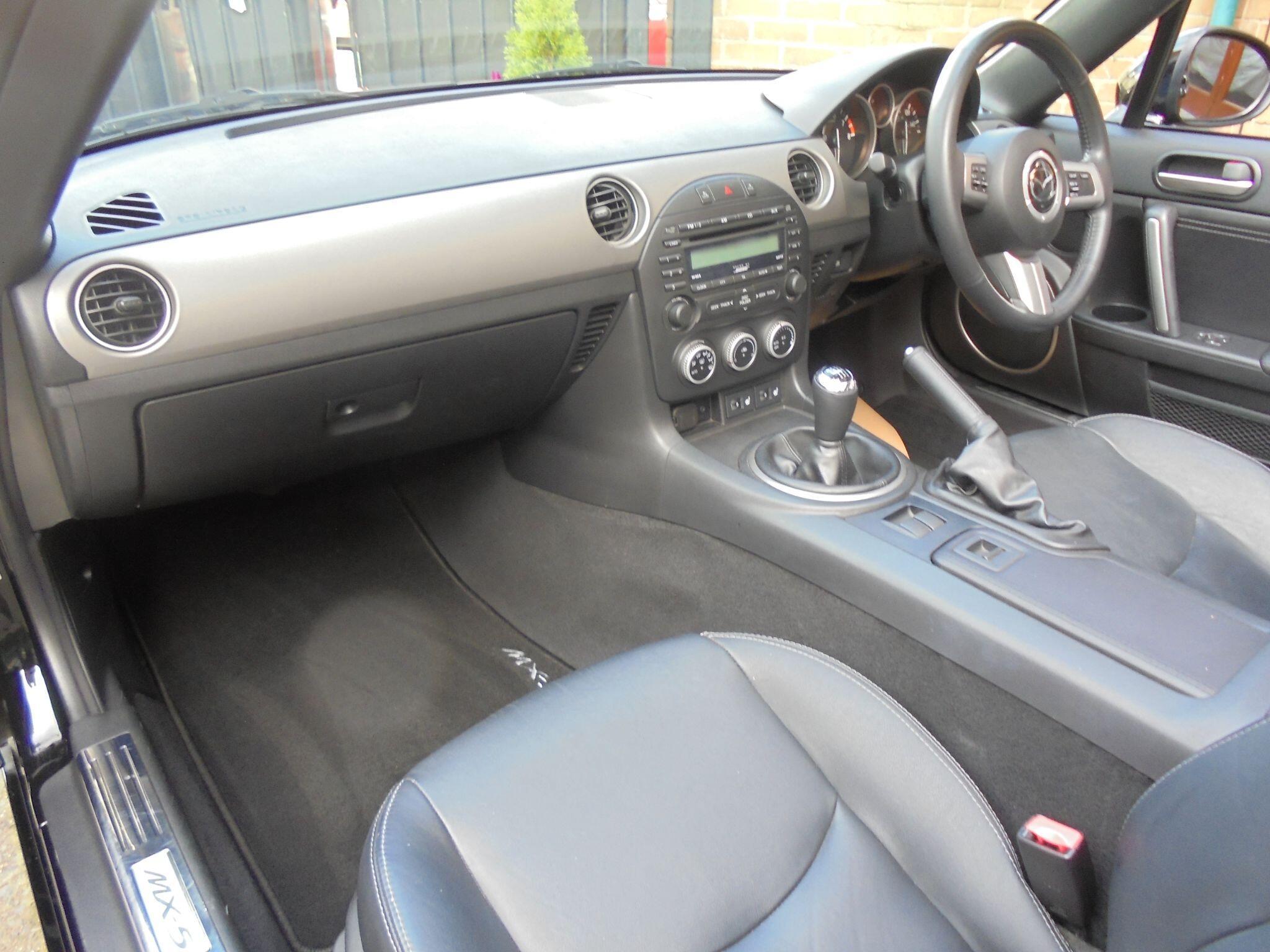Mazda MX-5 - Image 12