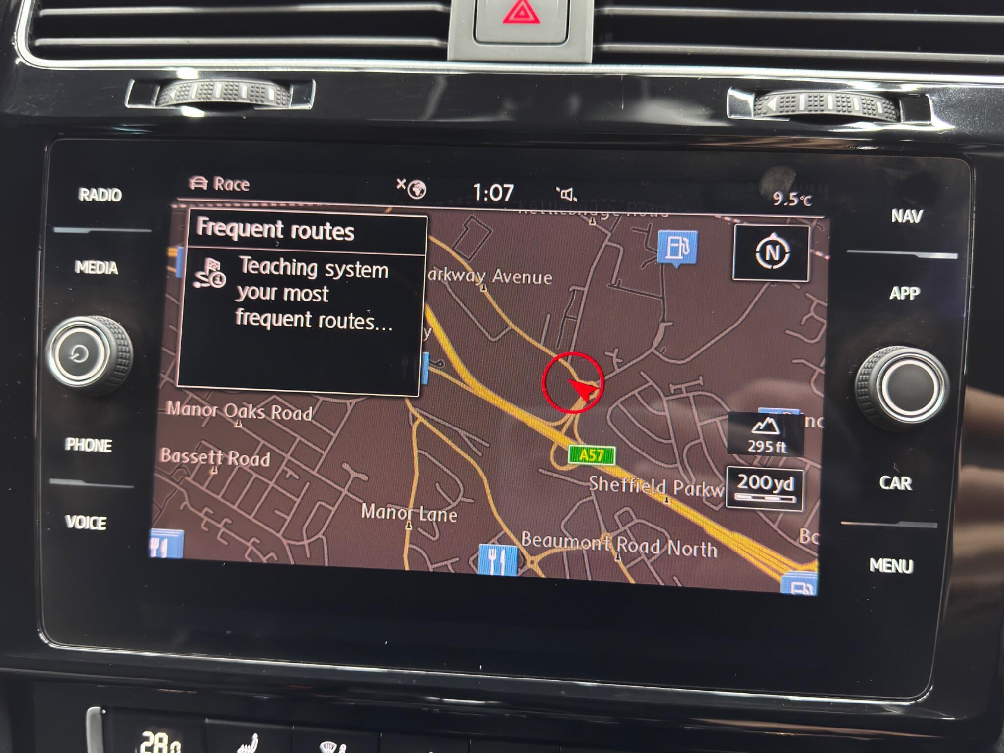 Volkswagen Golf - Image 32