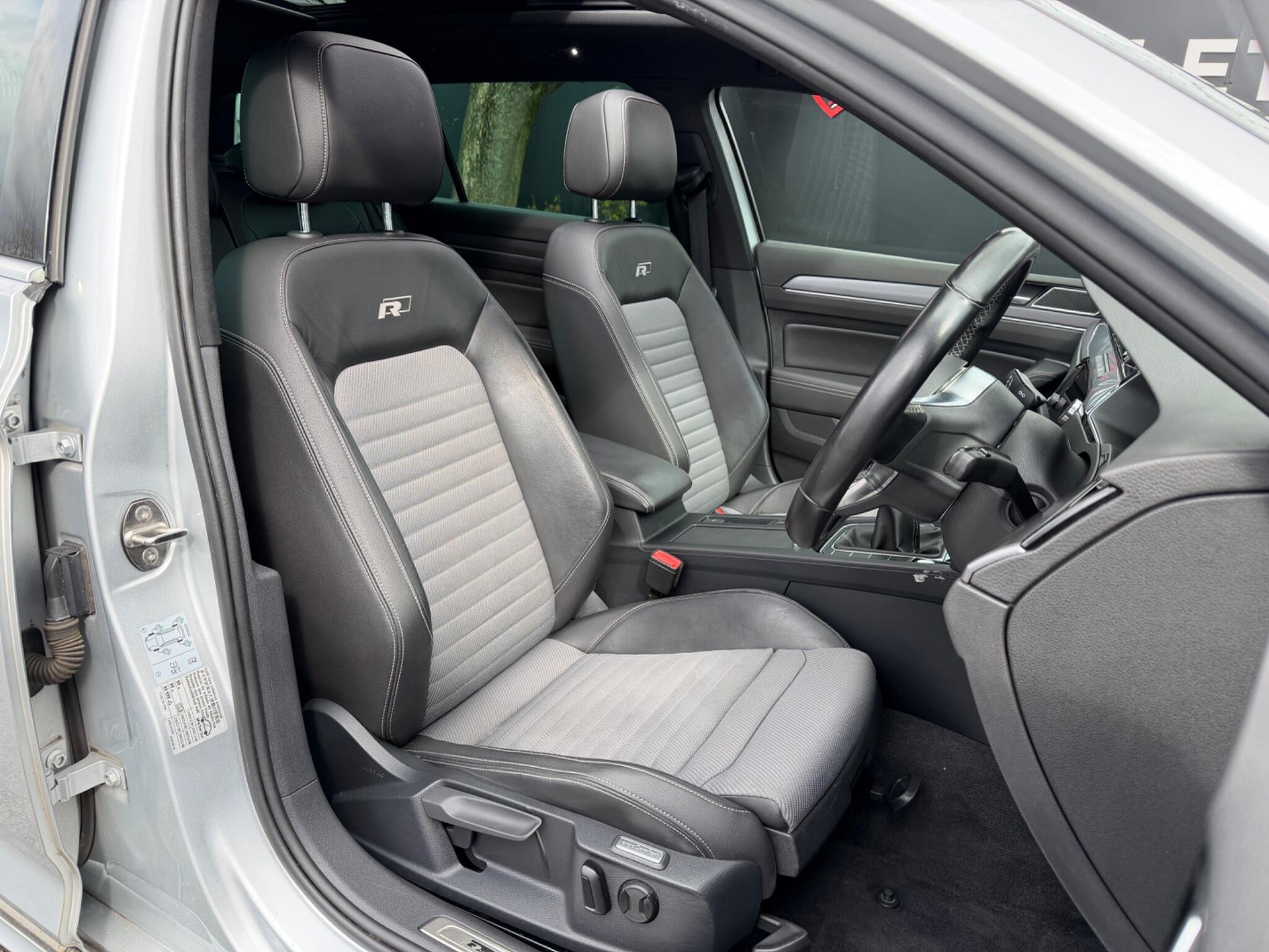 Volkswagen Passat - Image 23