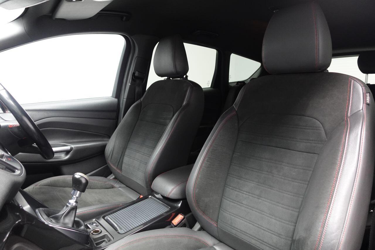 Ford Kuga - Image 18