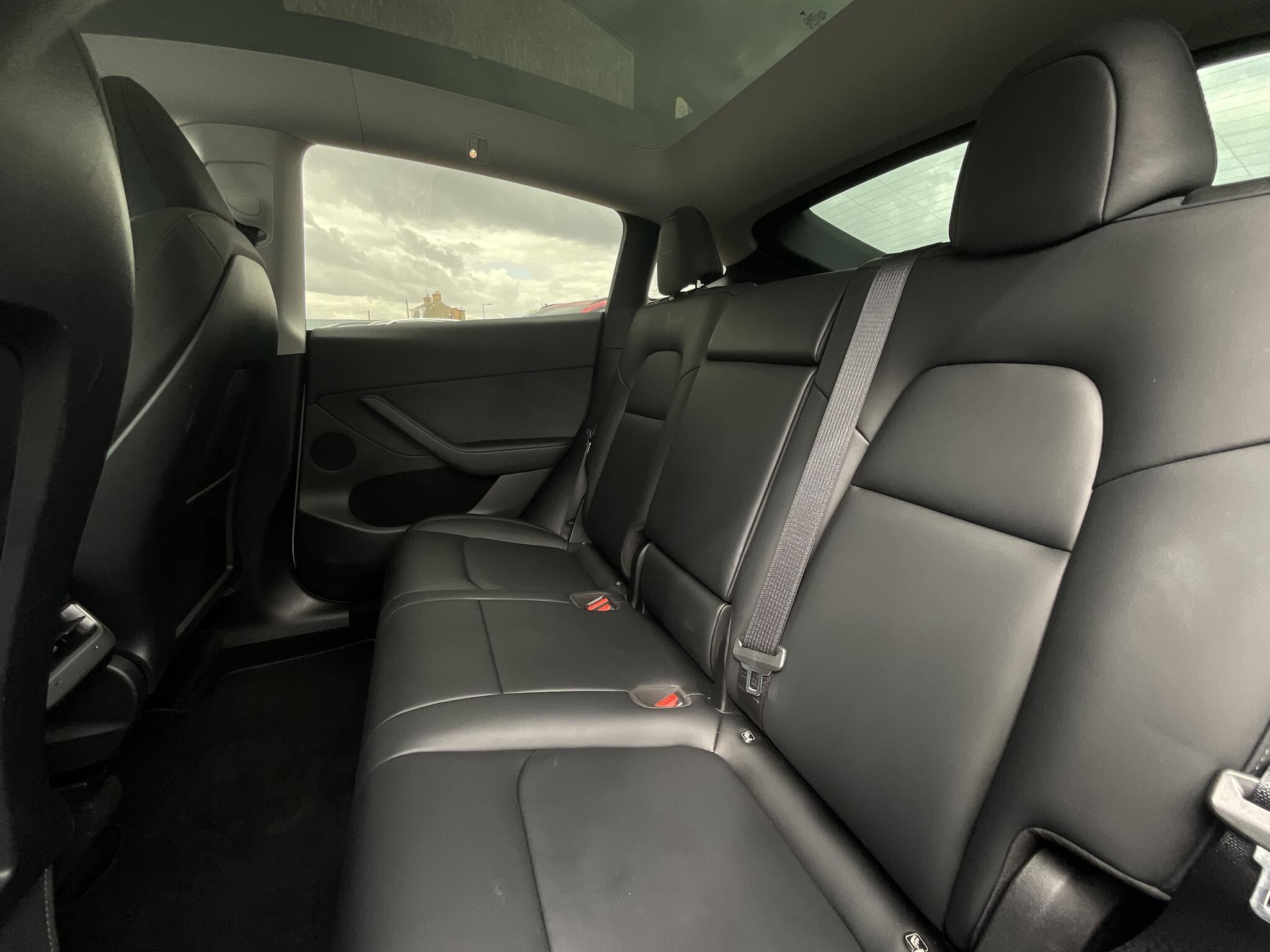 Tesla Model Y - Image 13