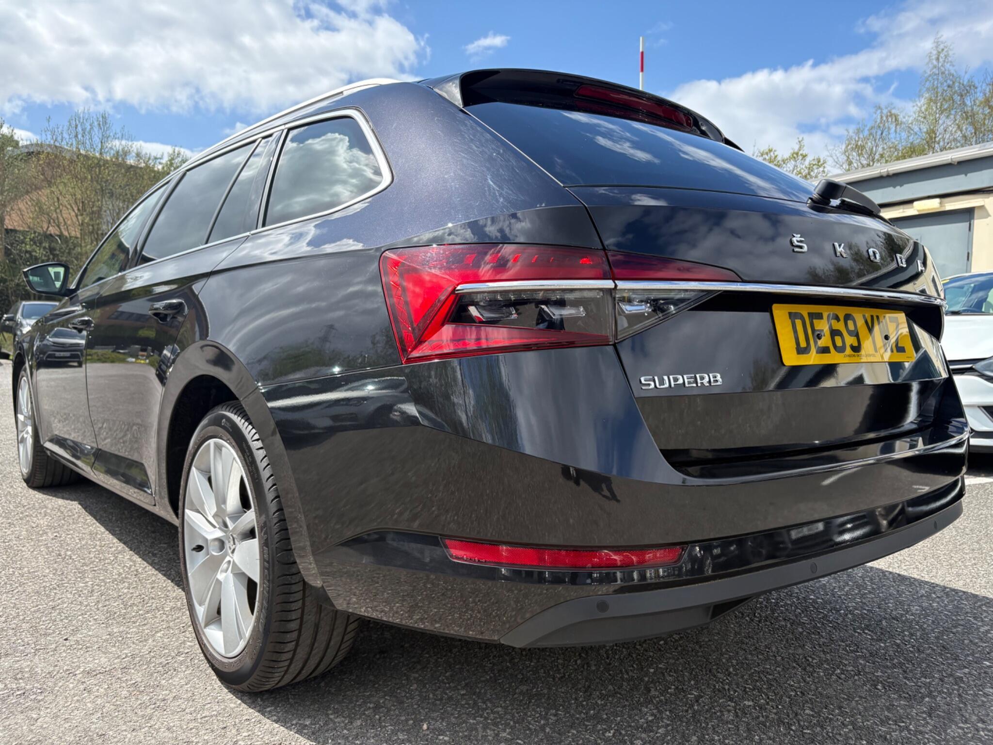 Skoda Superb - Image 13