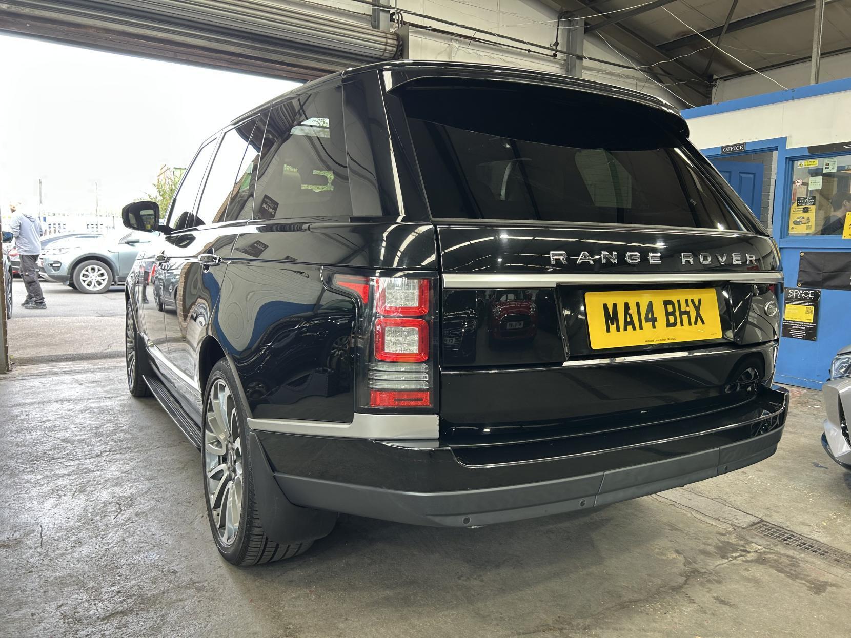 Land Rover Range Rover - Image 8