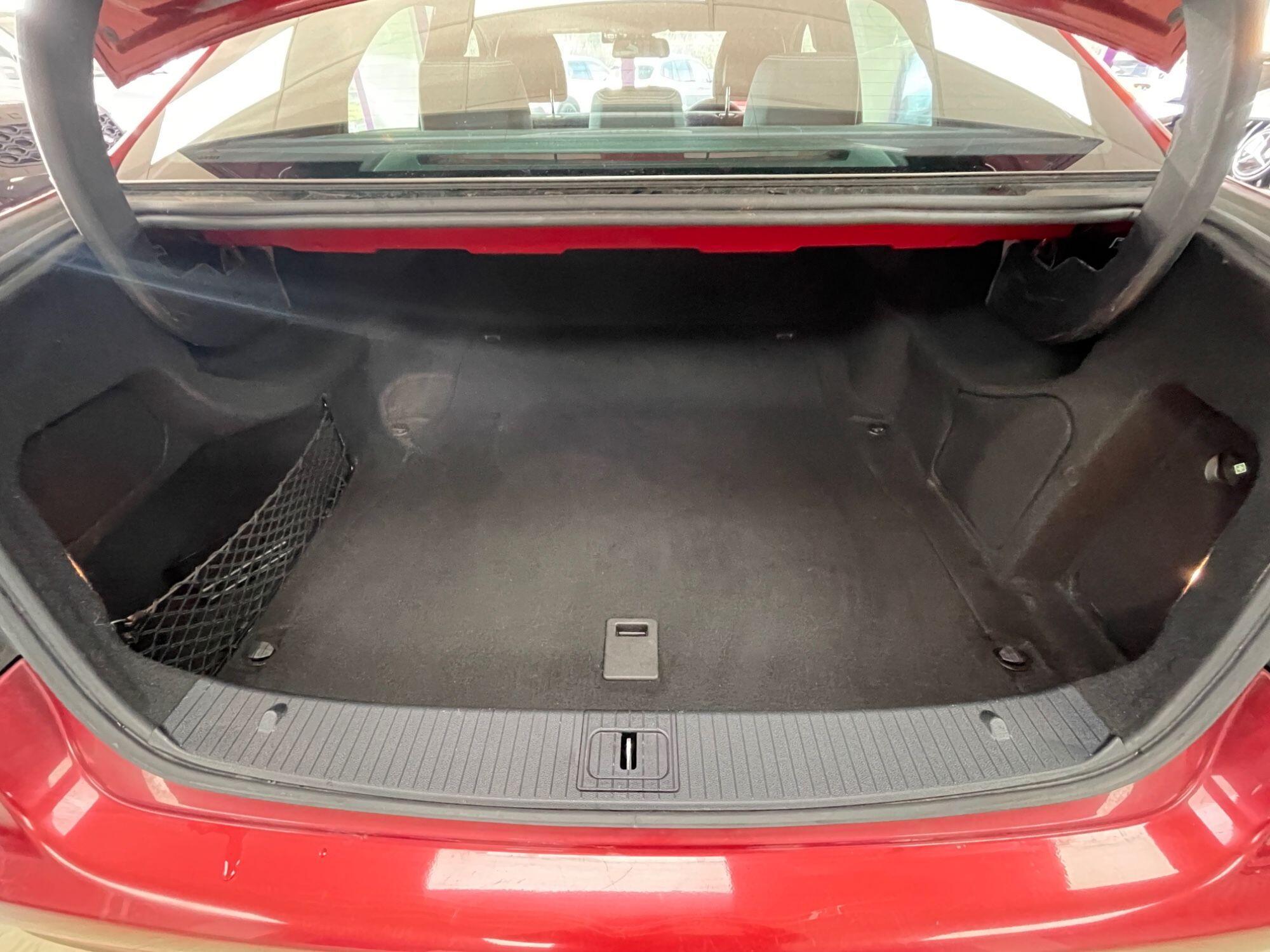 Mercedes E-Class - Image 18