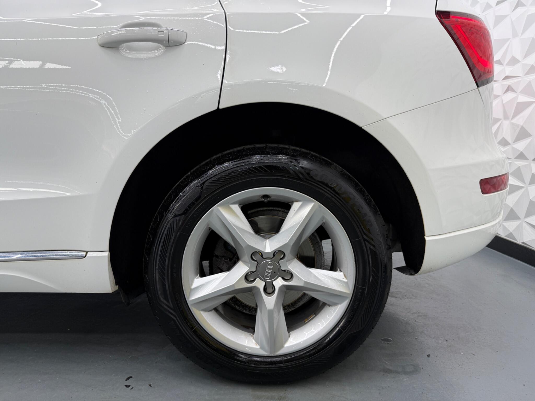 Audi Q5 - Image 10