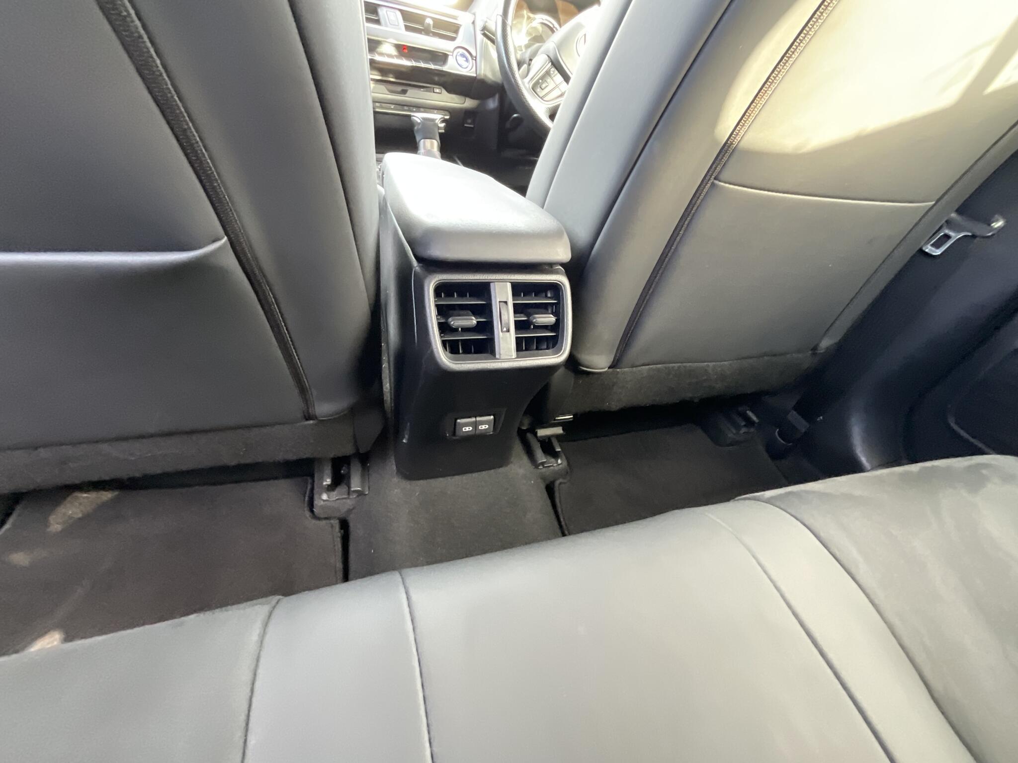 Lexus UX - Image 17