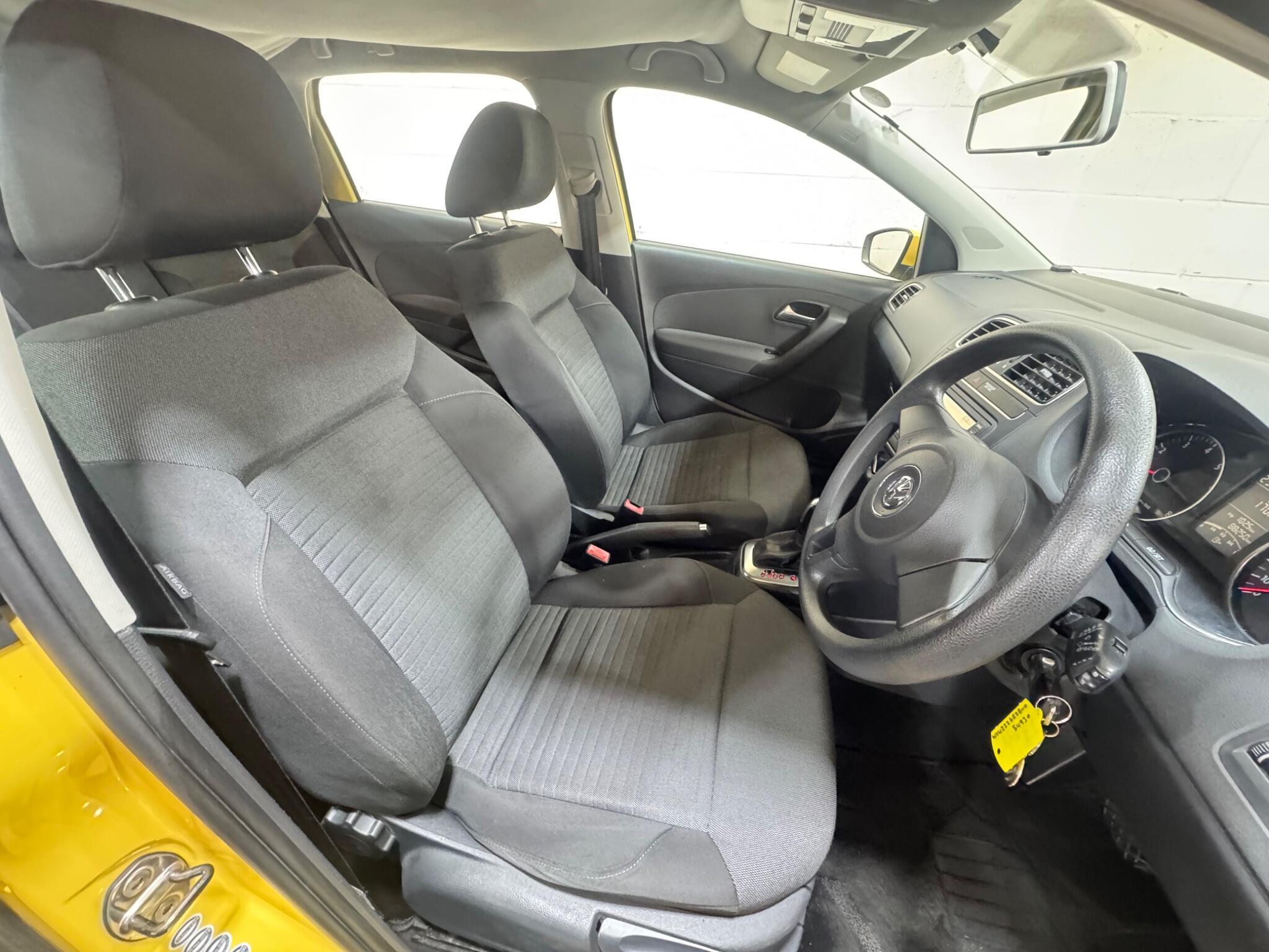 Volkswagen Polo - Image 8