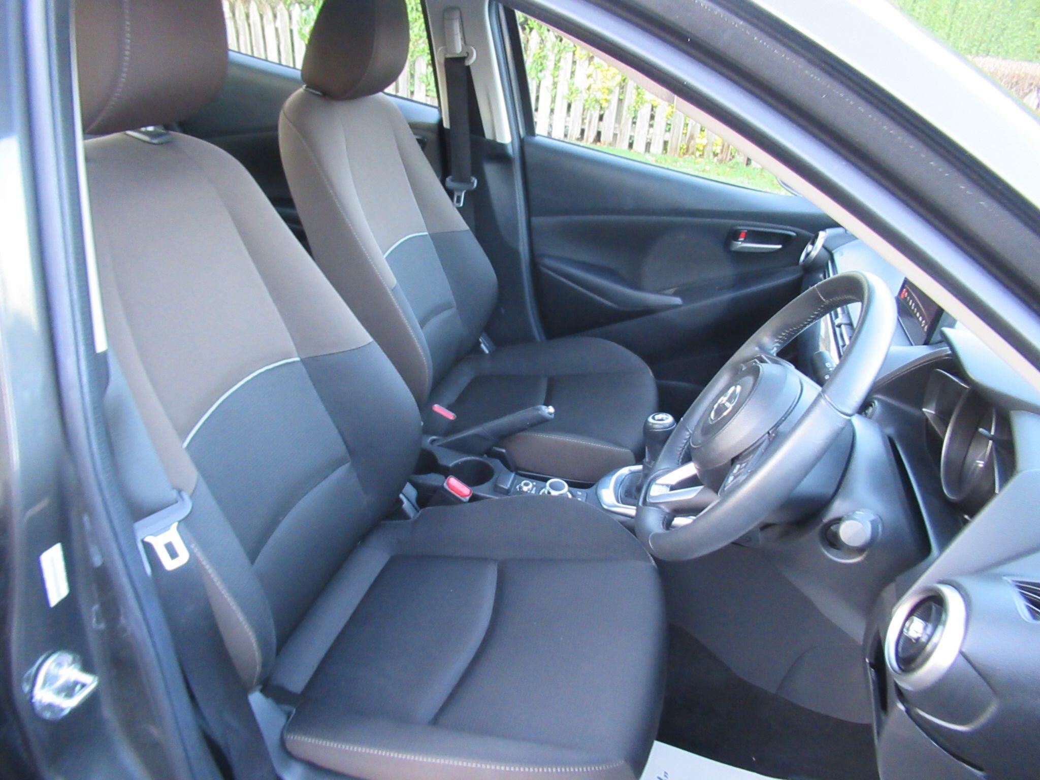 Mazda MAZDA2 - Image 22