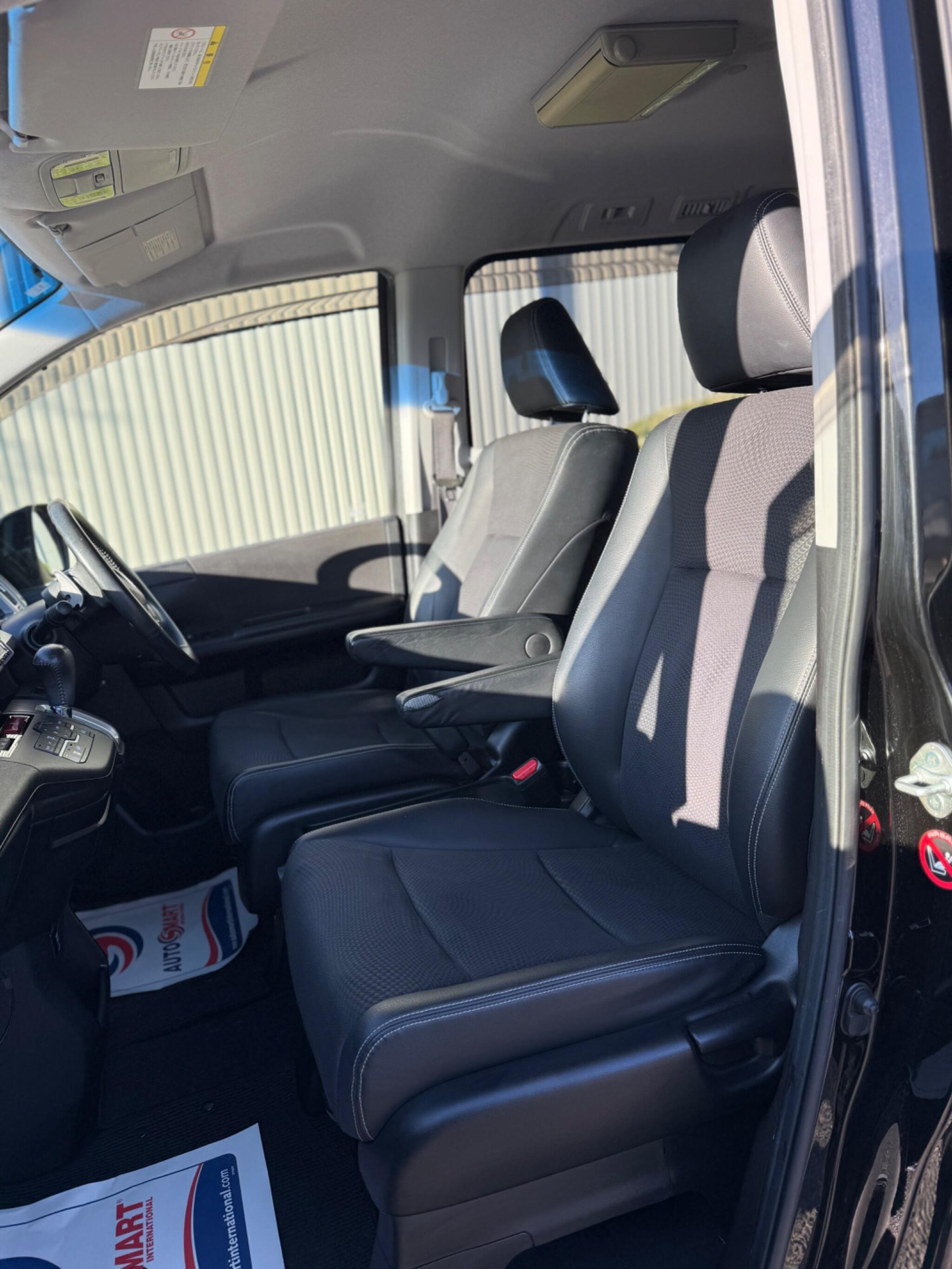 Honda Stepwagon - Image 20