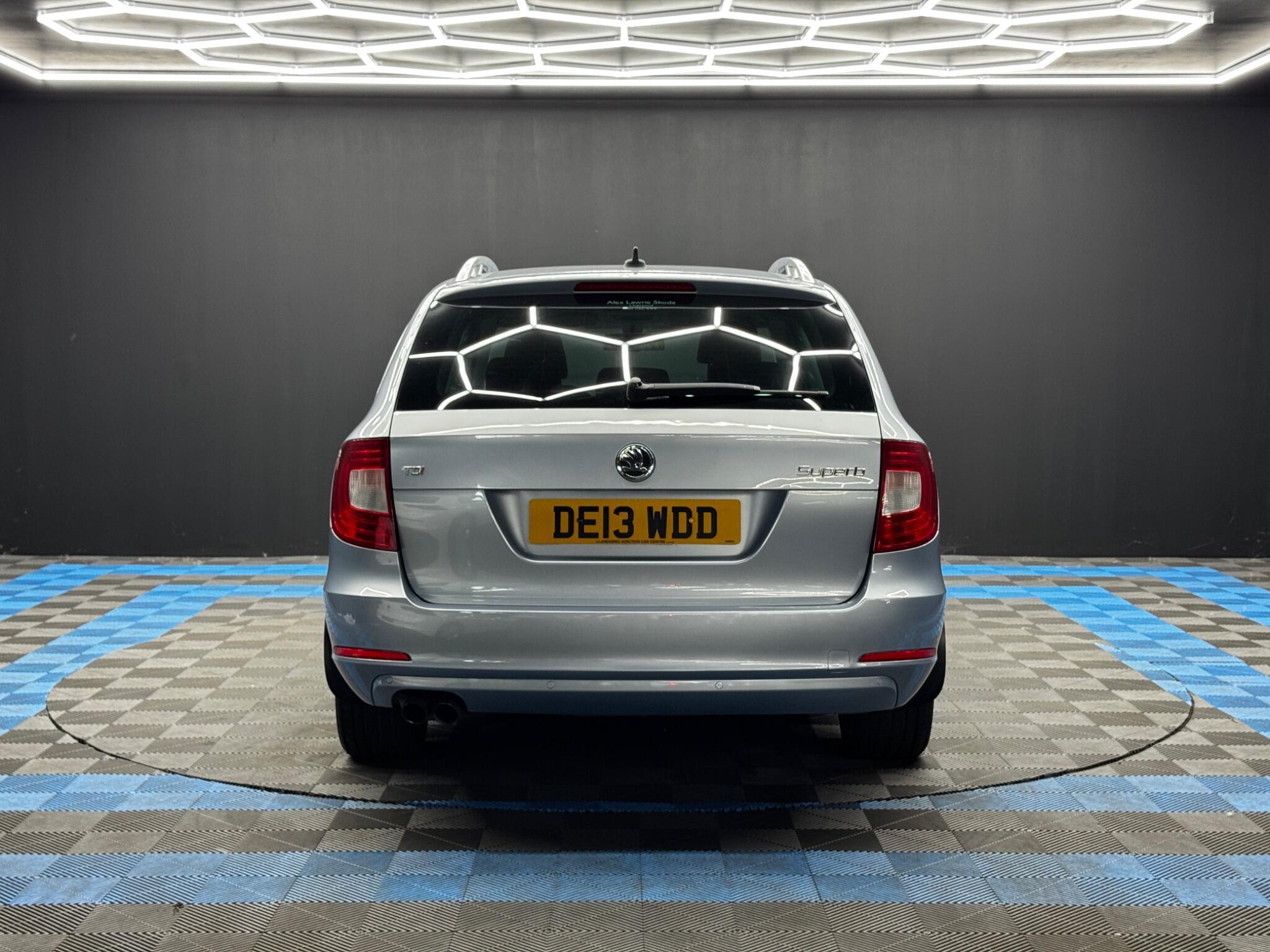 Skoda Superb - Image 6