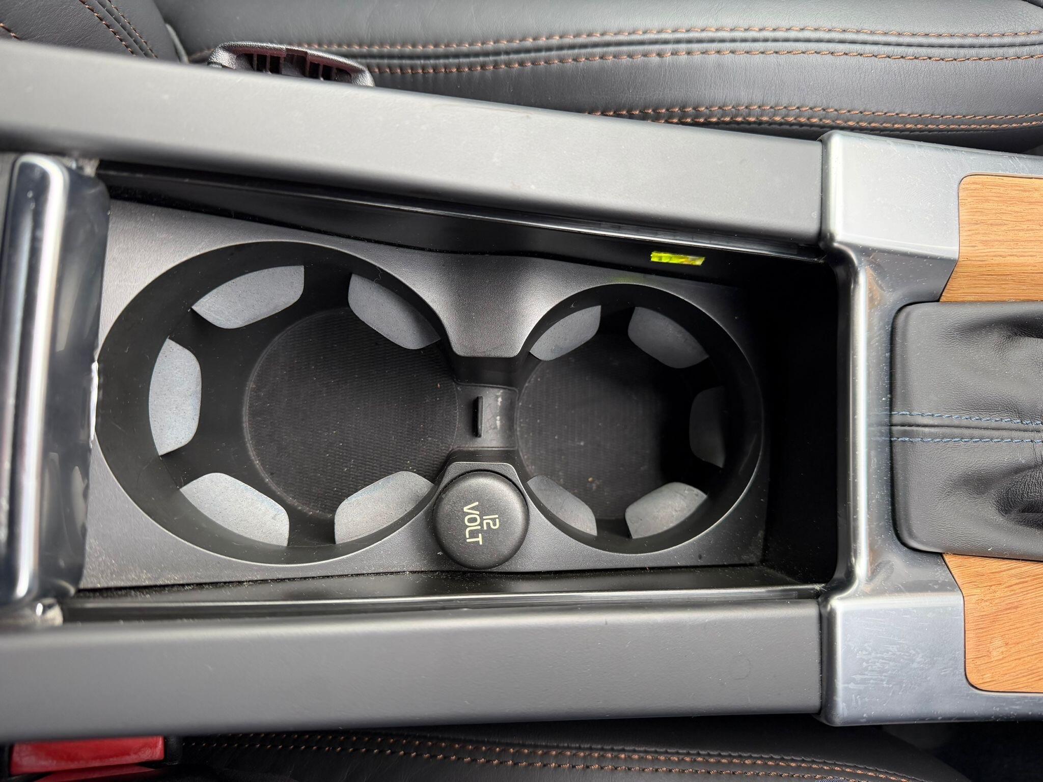 Volvo XC60 - Image 20