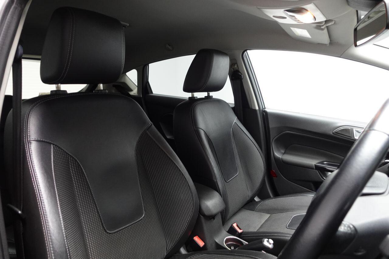 Ford Fiesta - Image 17
