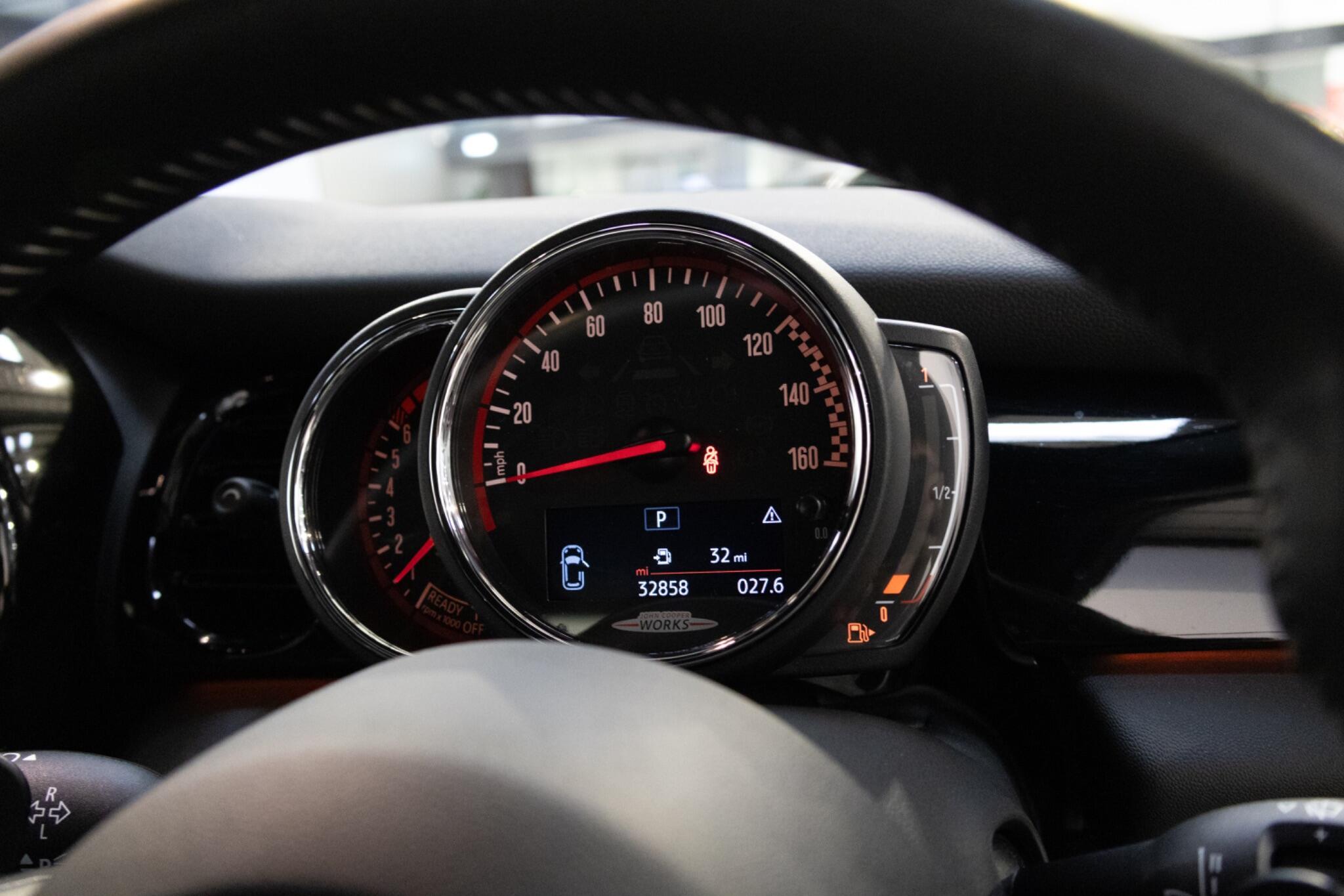 MINI Hatch - Image 26