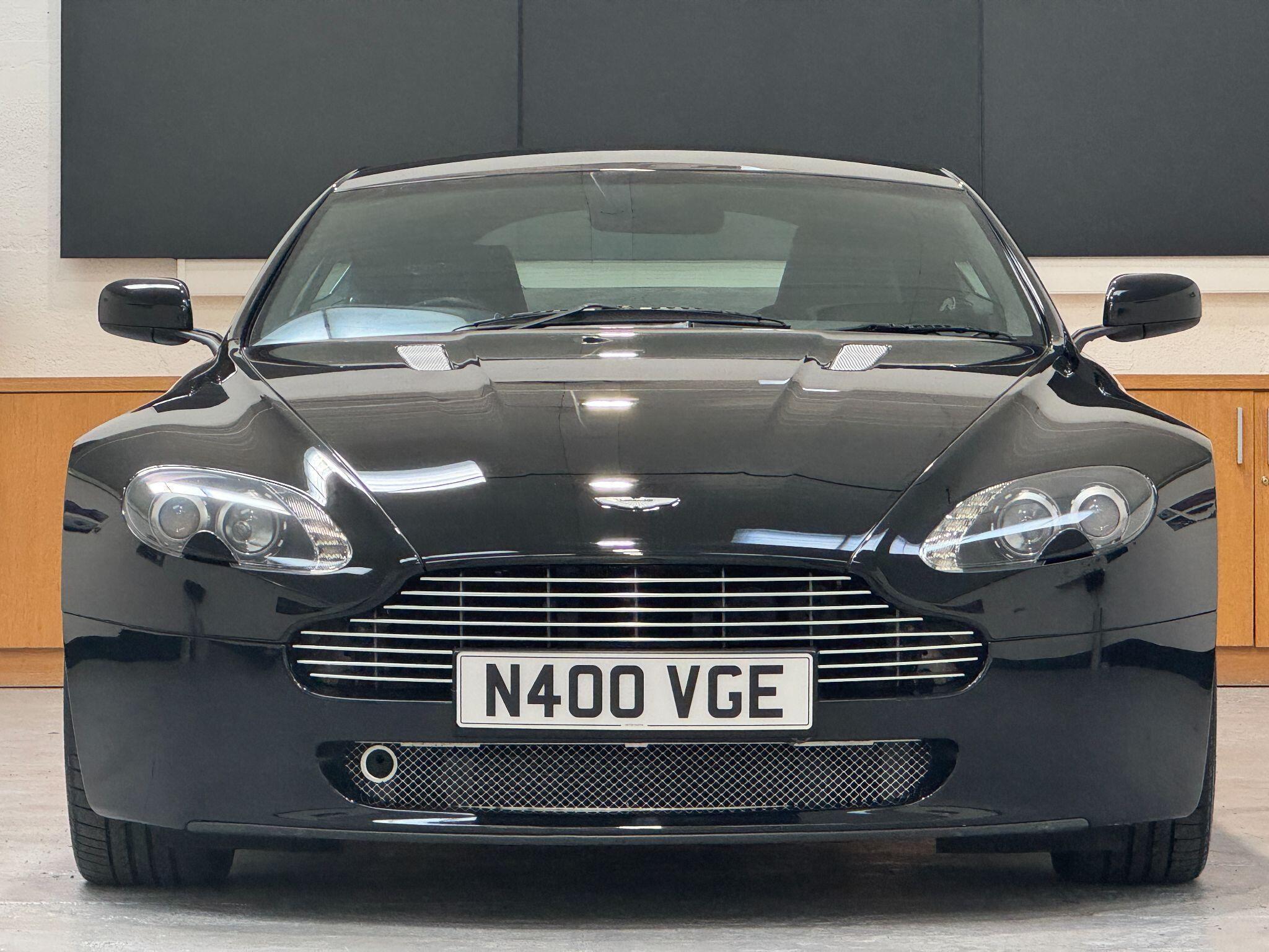 Aston Martin Vantage - Image 10