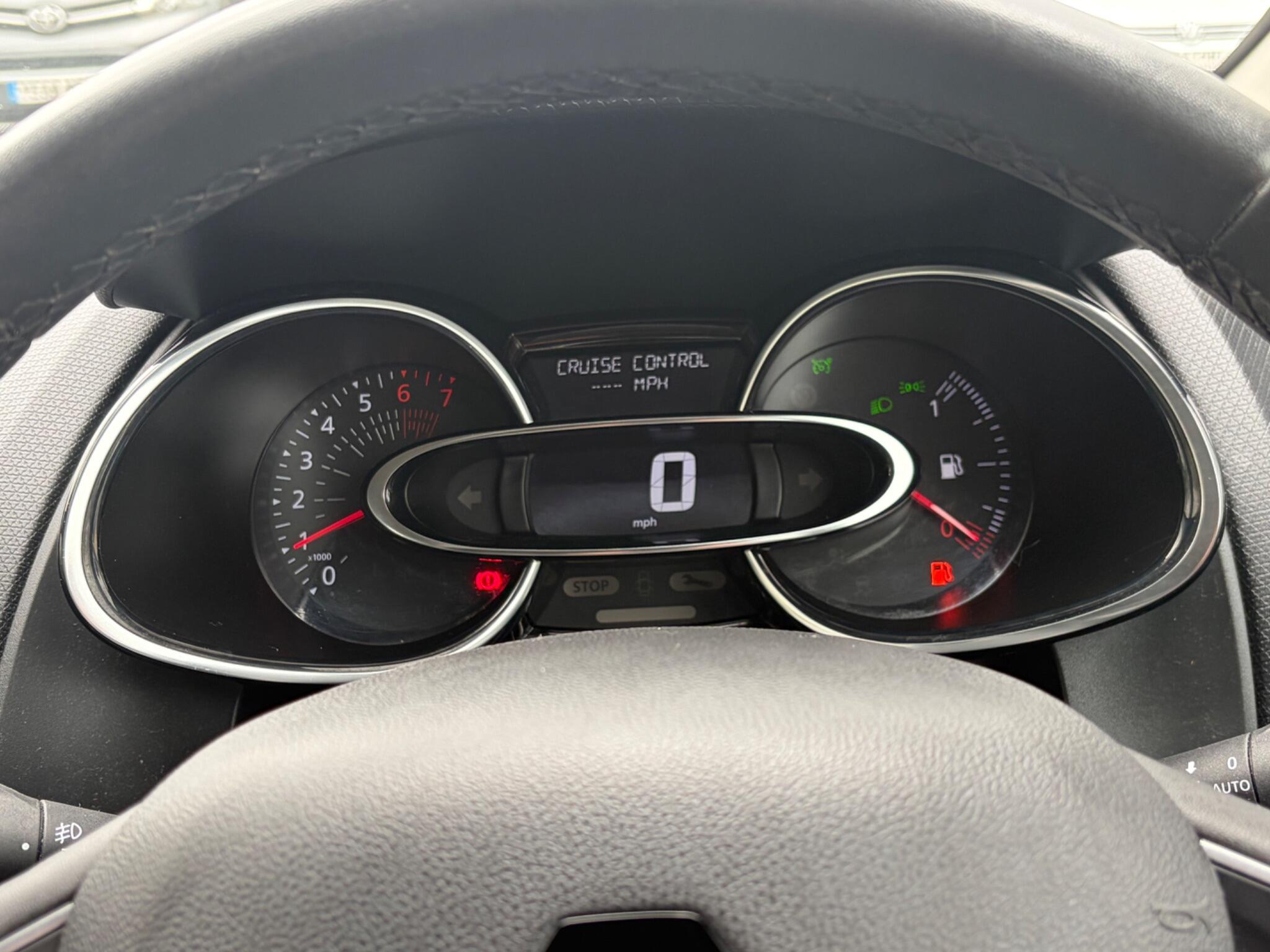 Renault Clio - Image 34