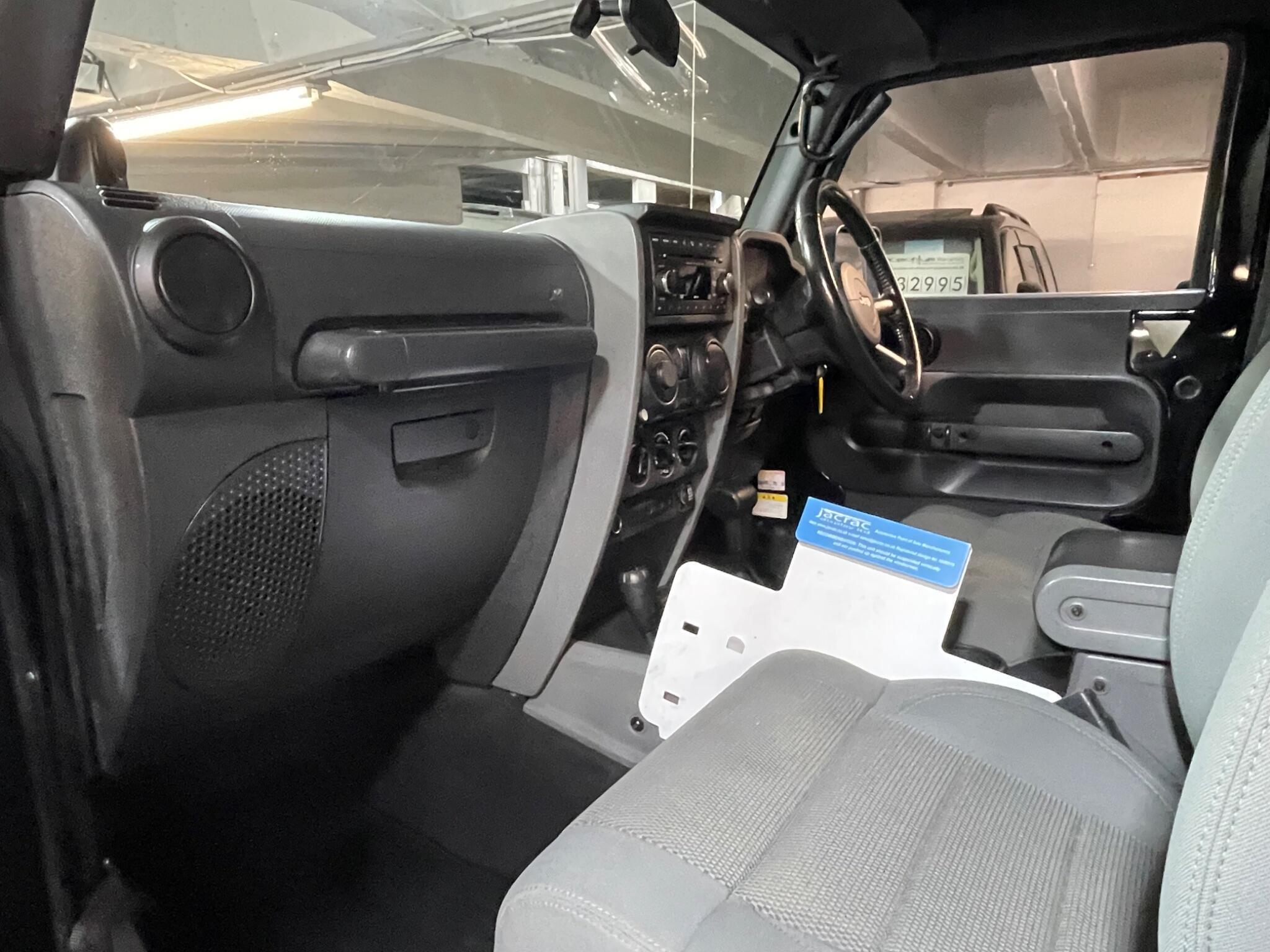 Jeep Wrangler - Image 10