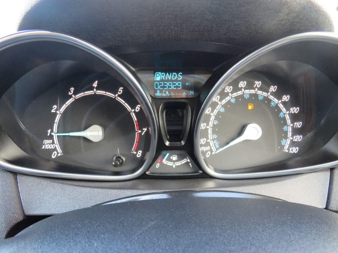 Ford Fiesta - Image 12