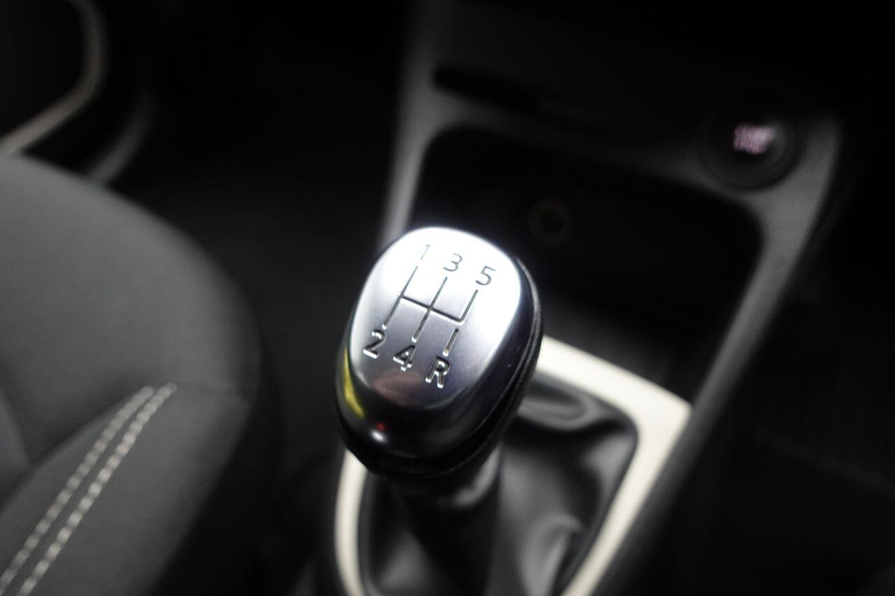 Renault Captur - Image 36