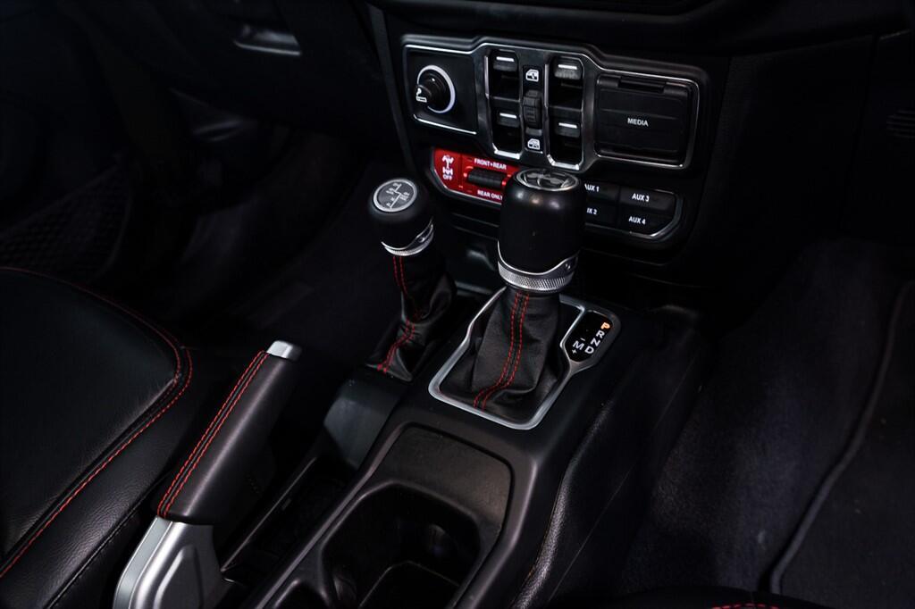Jeep Wrangler - Image 16