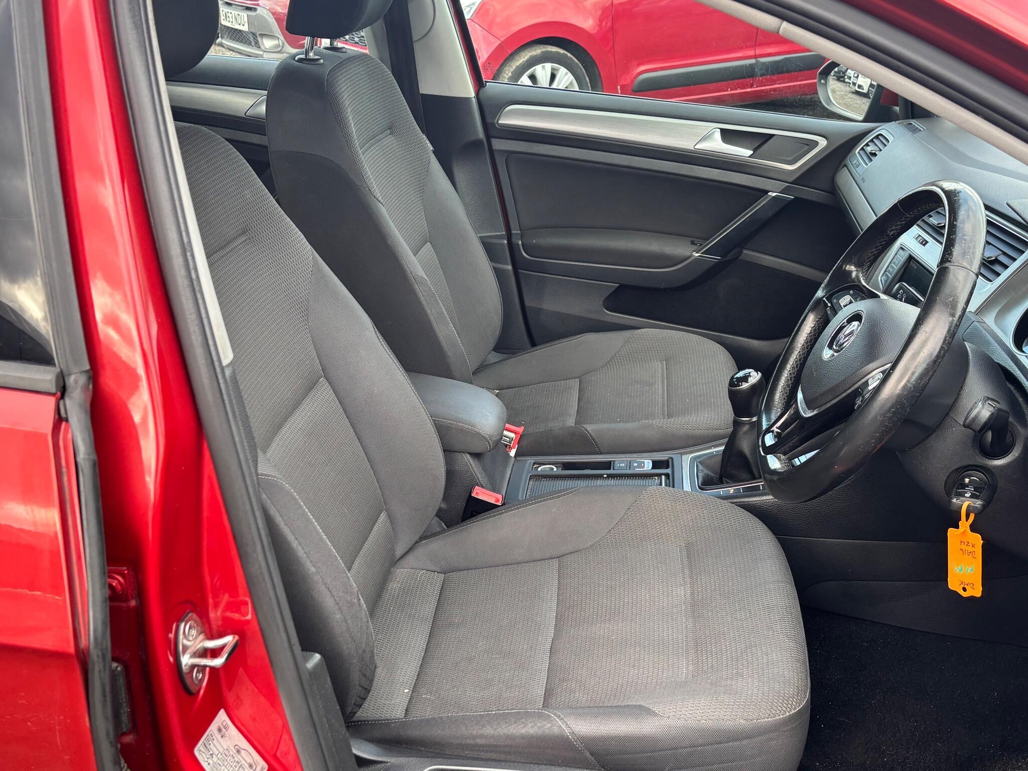 Volkswagen Golf - Image 21