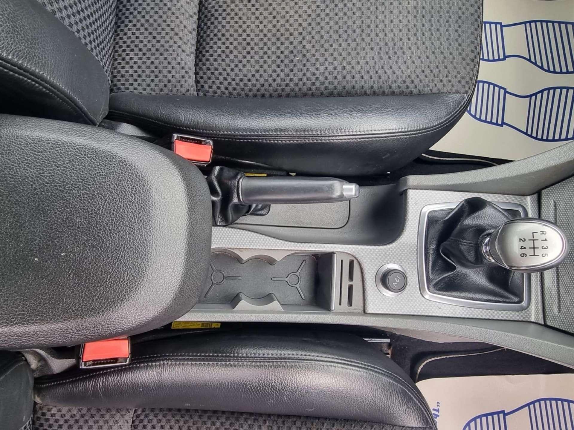 Ford Focus - Image 26