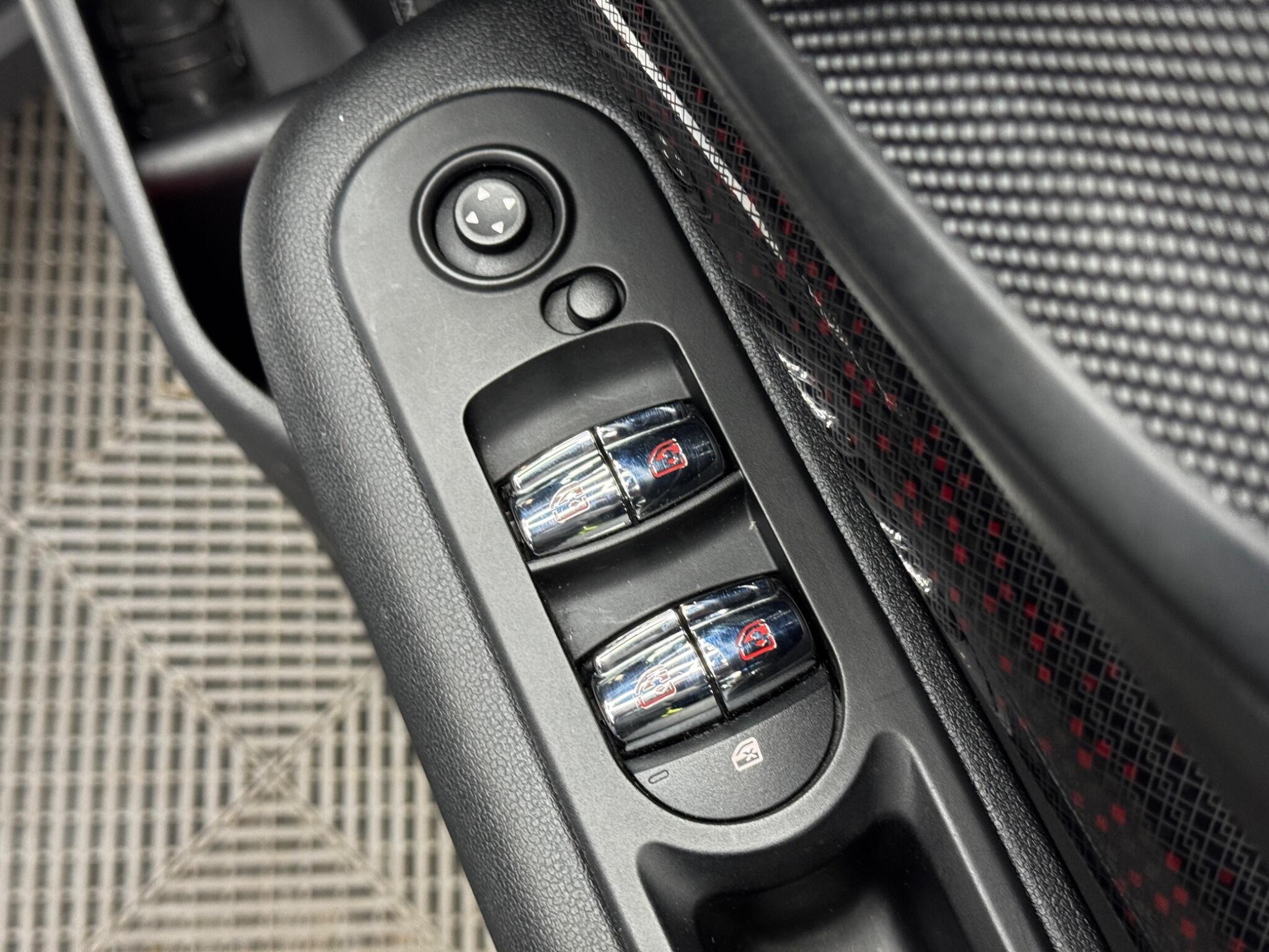 MINI Clubman - Image 40