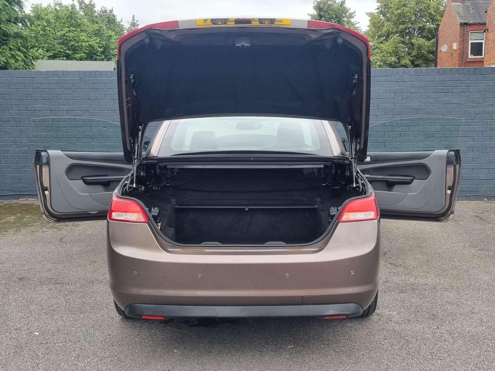 Ford Focus - Image 18