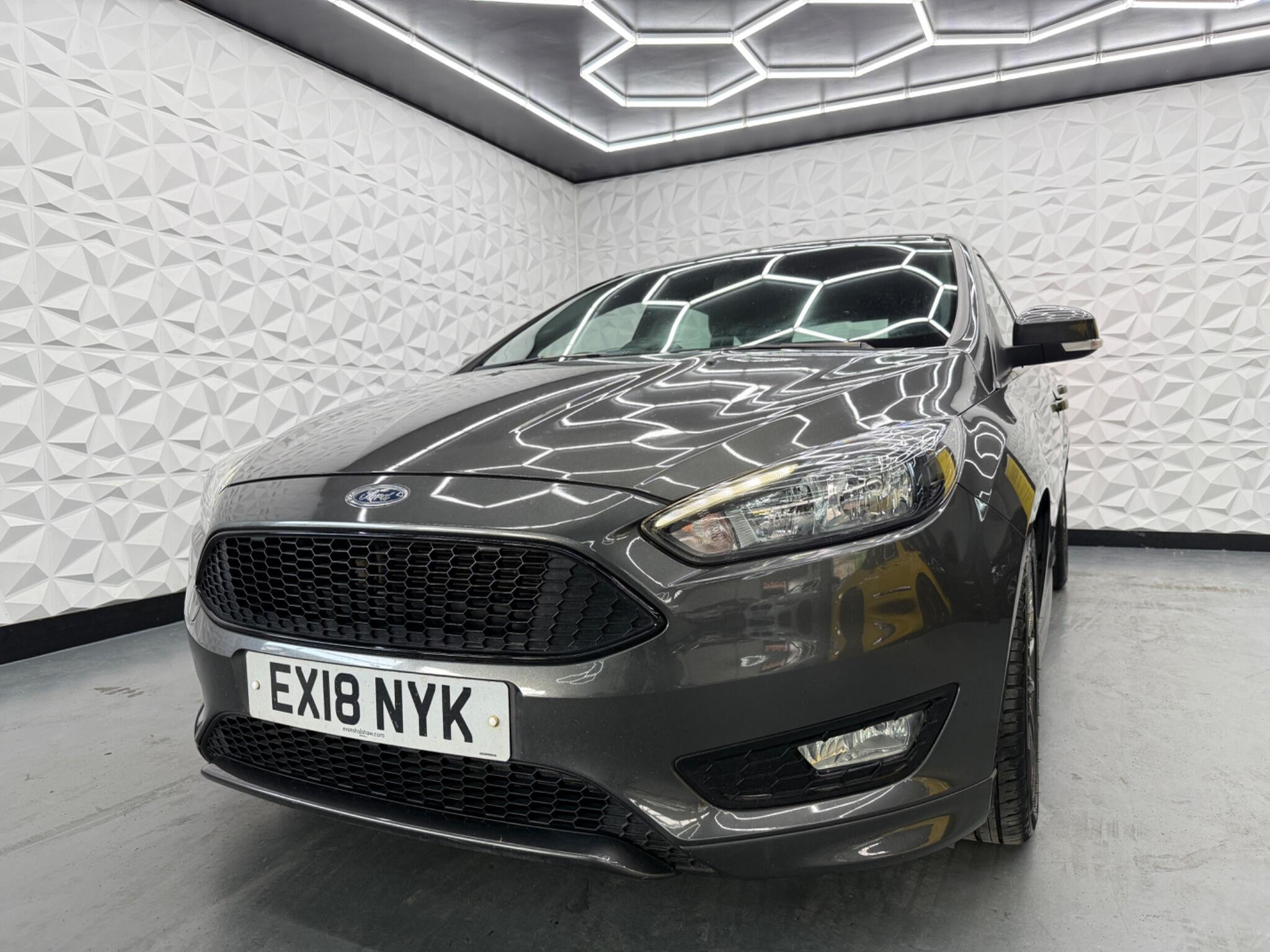 Ford Focus - Image 10