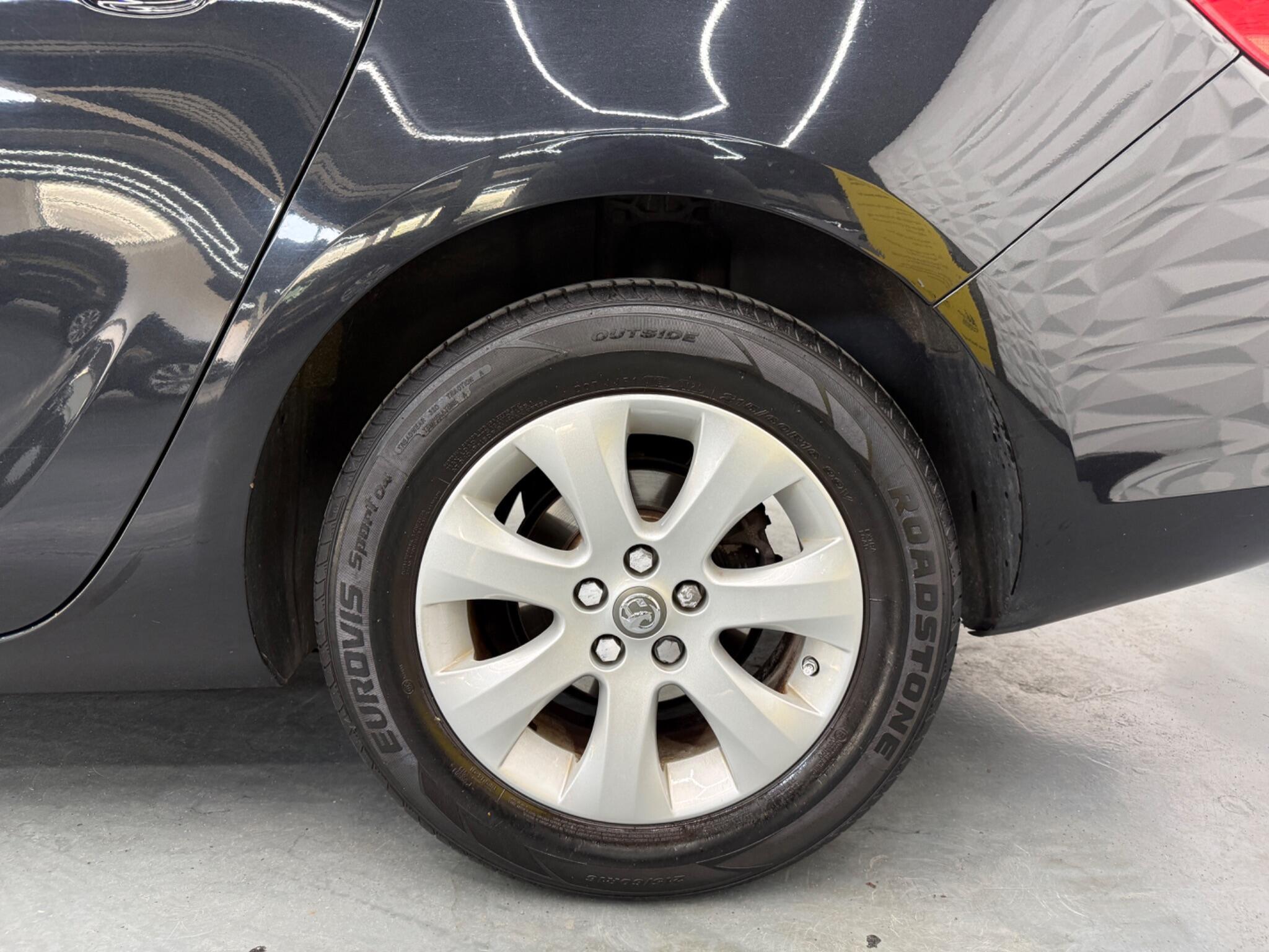 Vauxhall Astra - Image 10