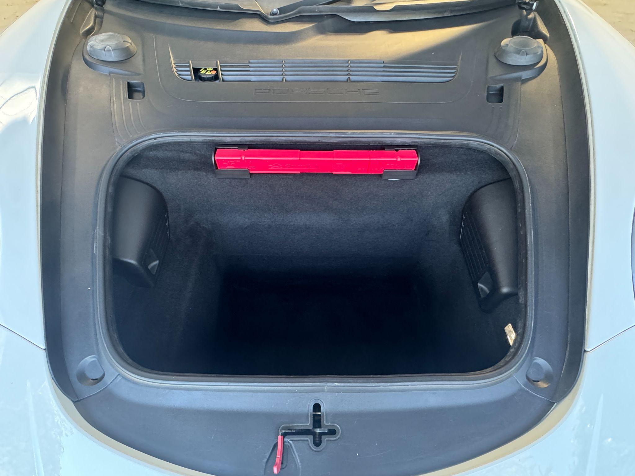 Porsche 911 - Image 69