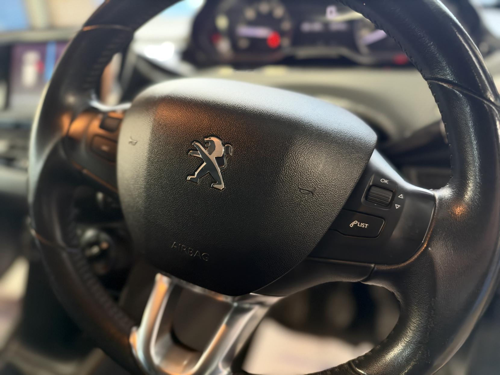 Peugeot 208 - Image 11