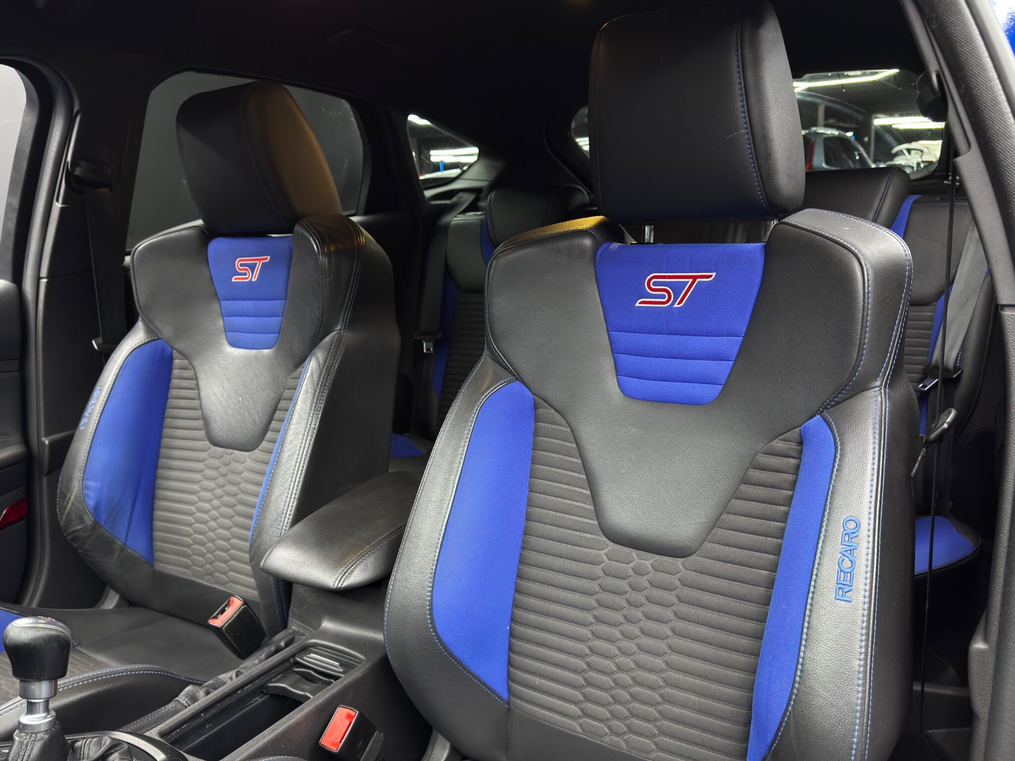 Ford Focus - Image 14