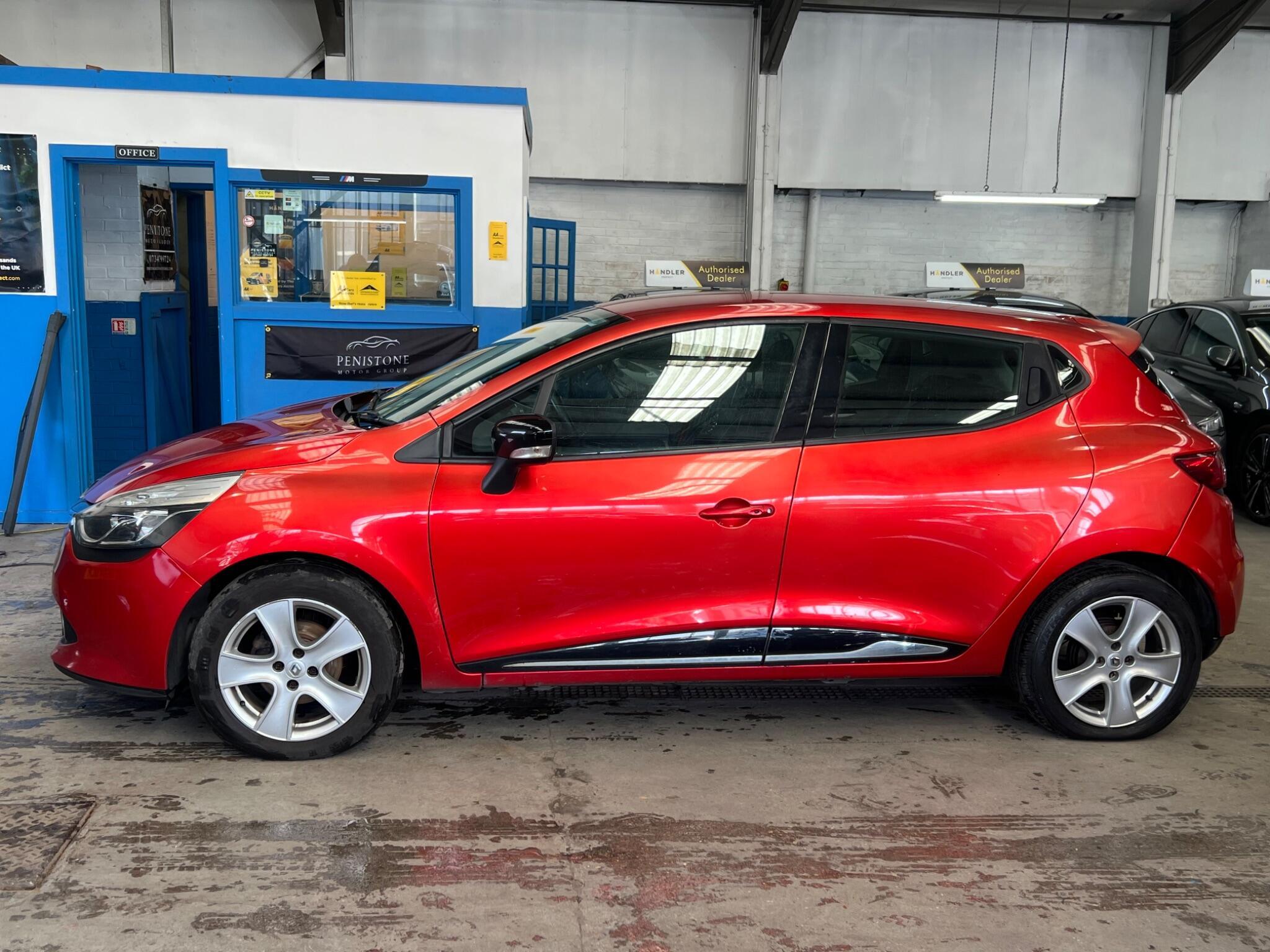 Renault Clio - Image 11