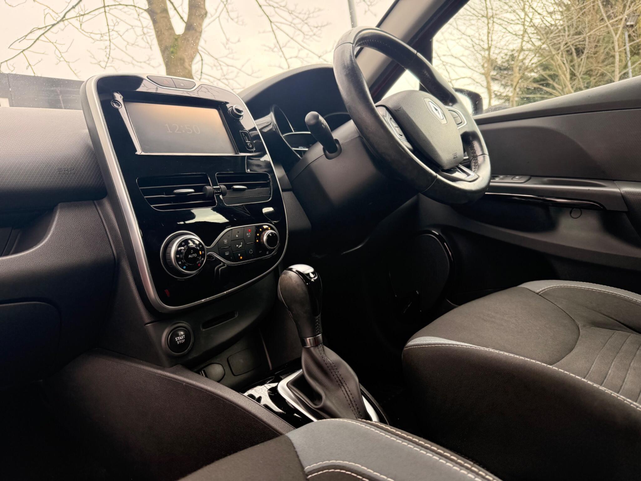 Renault Clio - Image 39