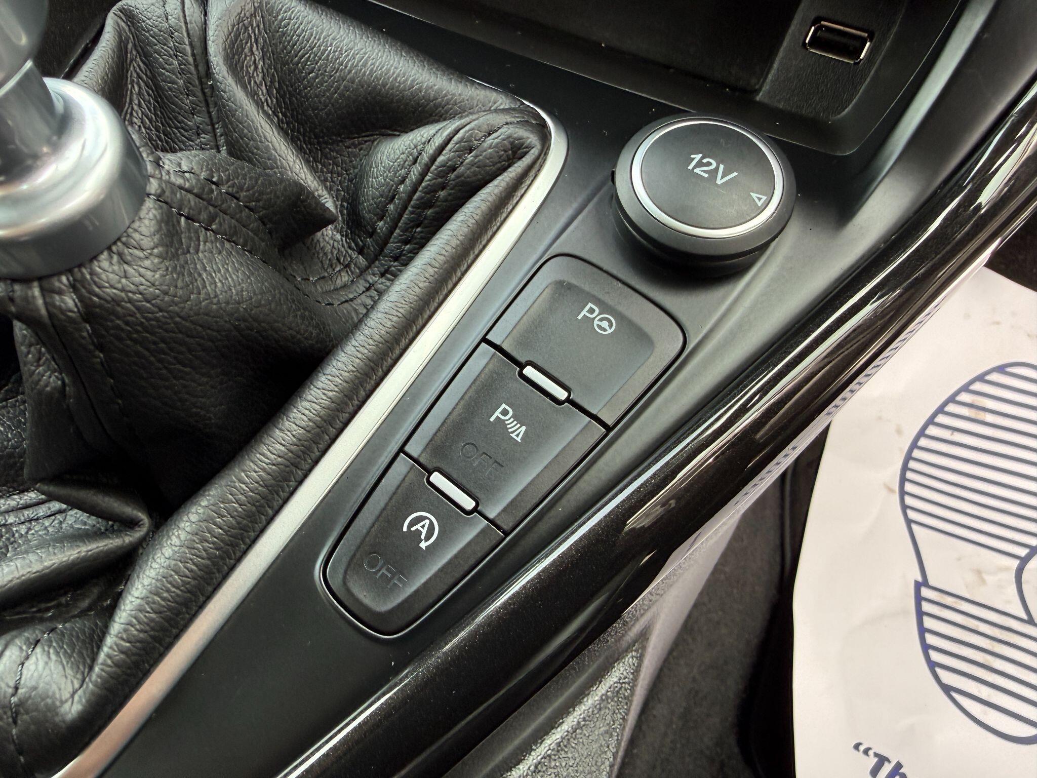 Ford Focus - Image 57