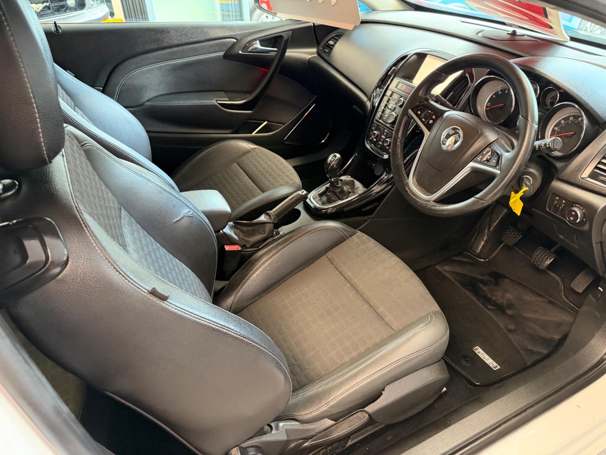 Vauxhall Astra GTC - Image 17