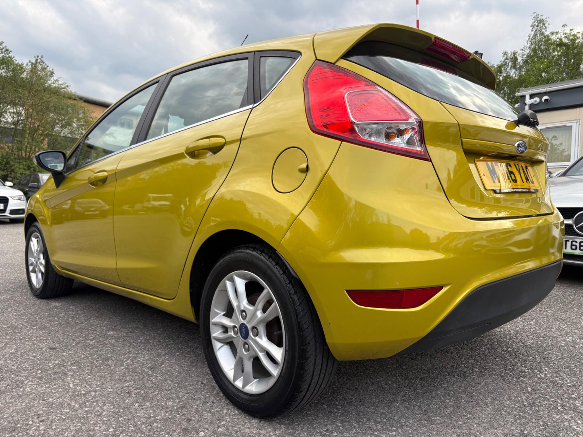 Ford Fiesta - Image 12