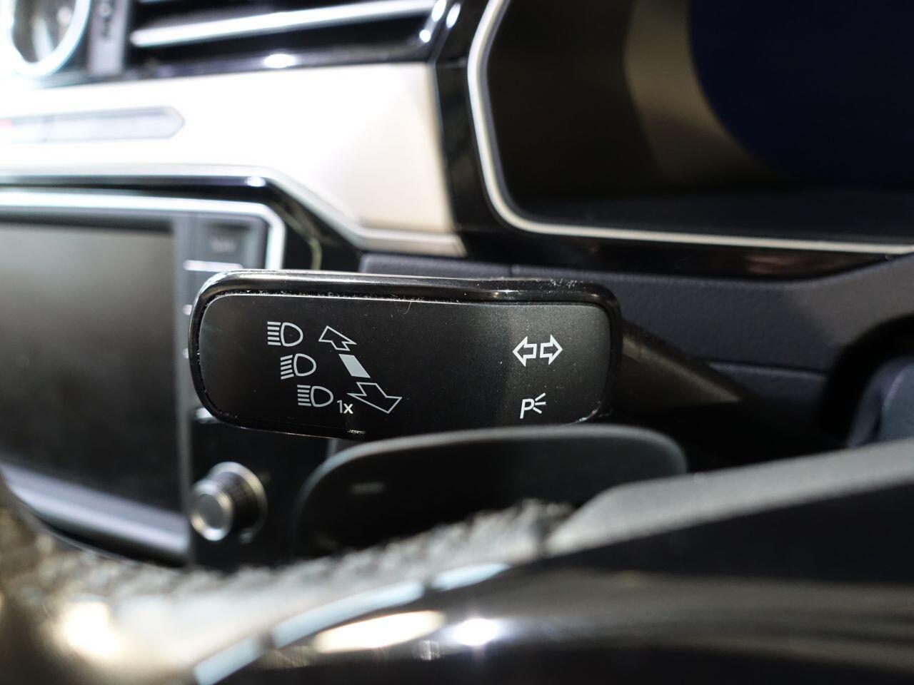 Volkswagen Passat - Image 23